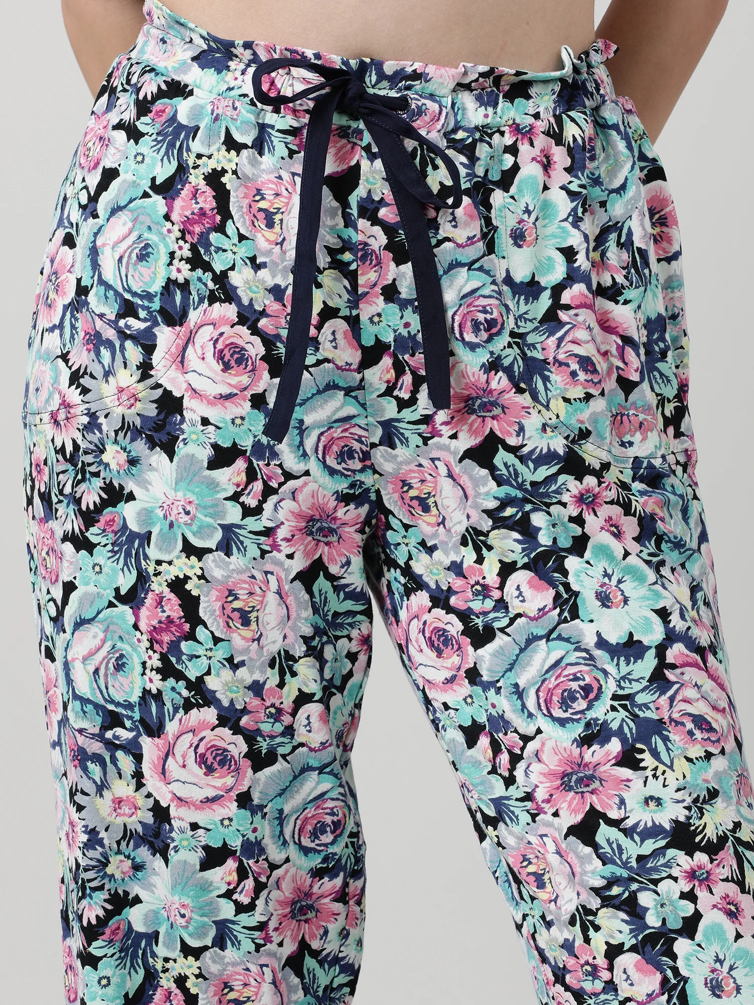 Women Green Floral Print Lounge Pants - Image 5
