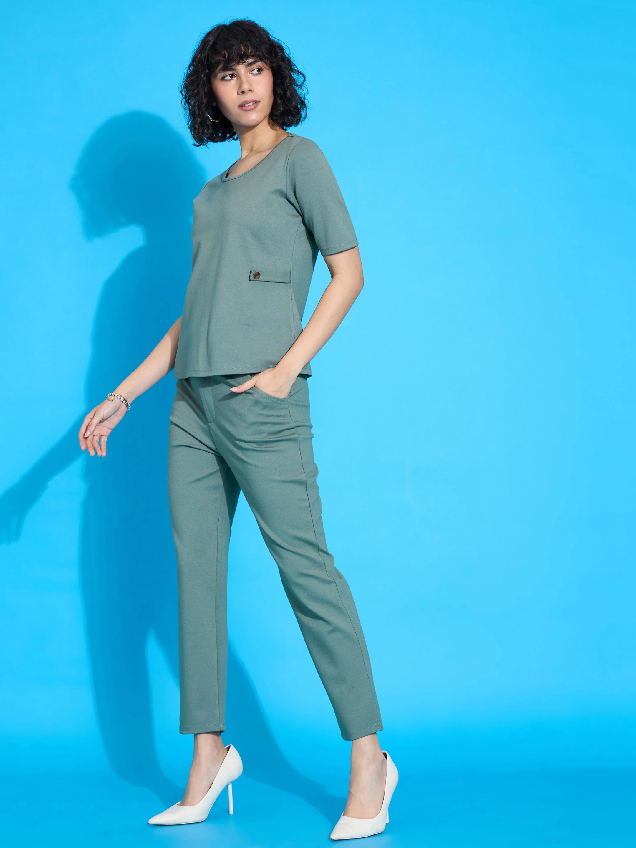 Women Green Half Sleeves Top With Tapered Pants - Image 3