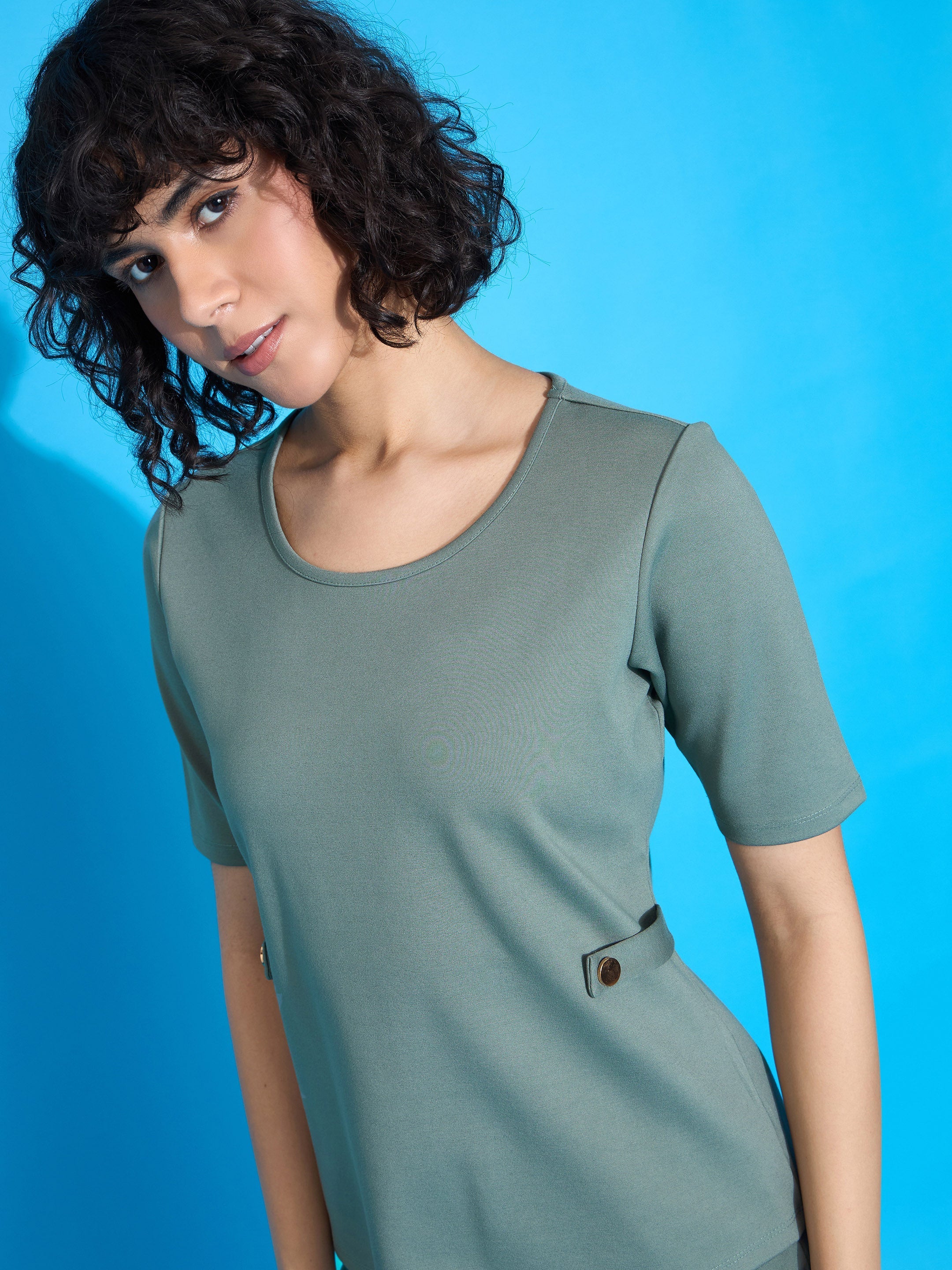 Women Green Half Sleeves Top With Tapered Pants - Image 4