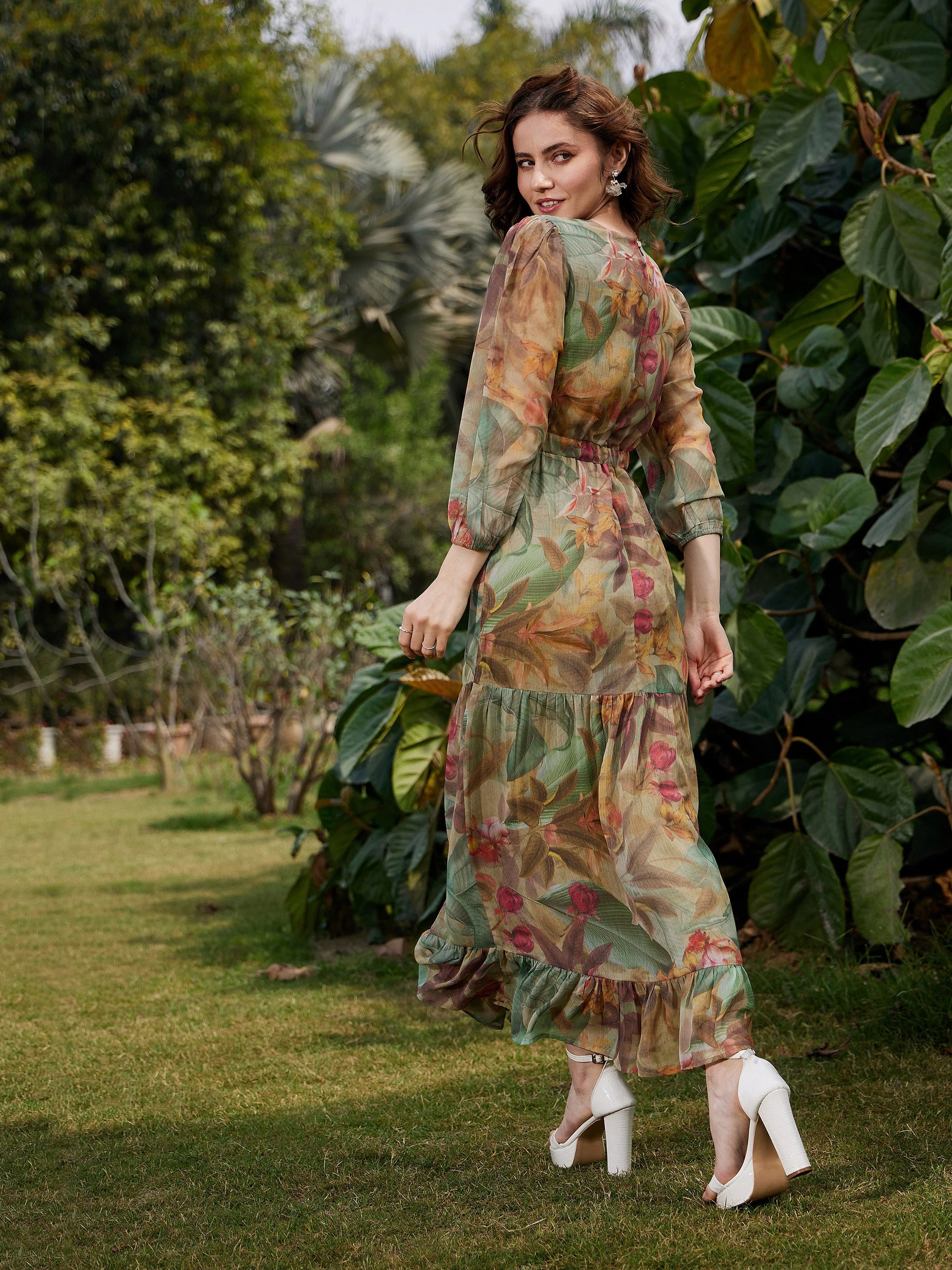Women Green Jungle Printed Waist Cut Out Maxi Dress - Image 5