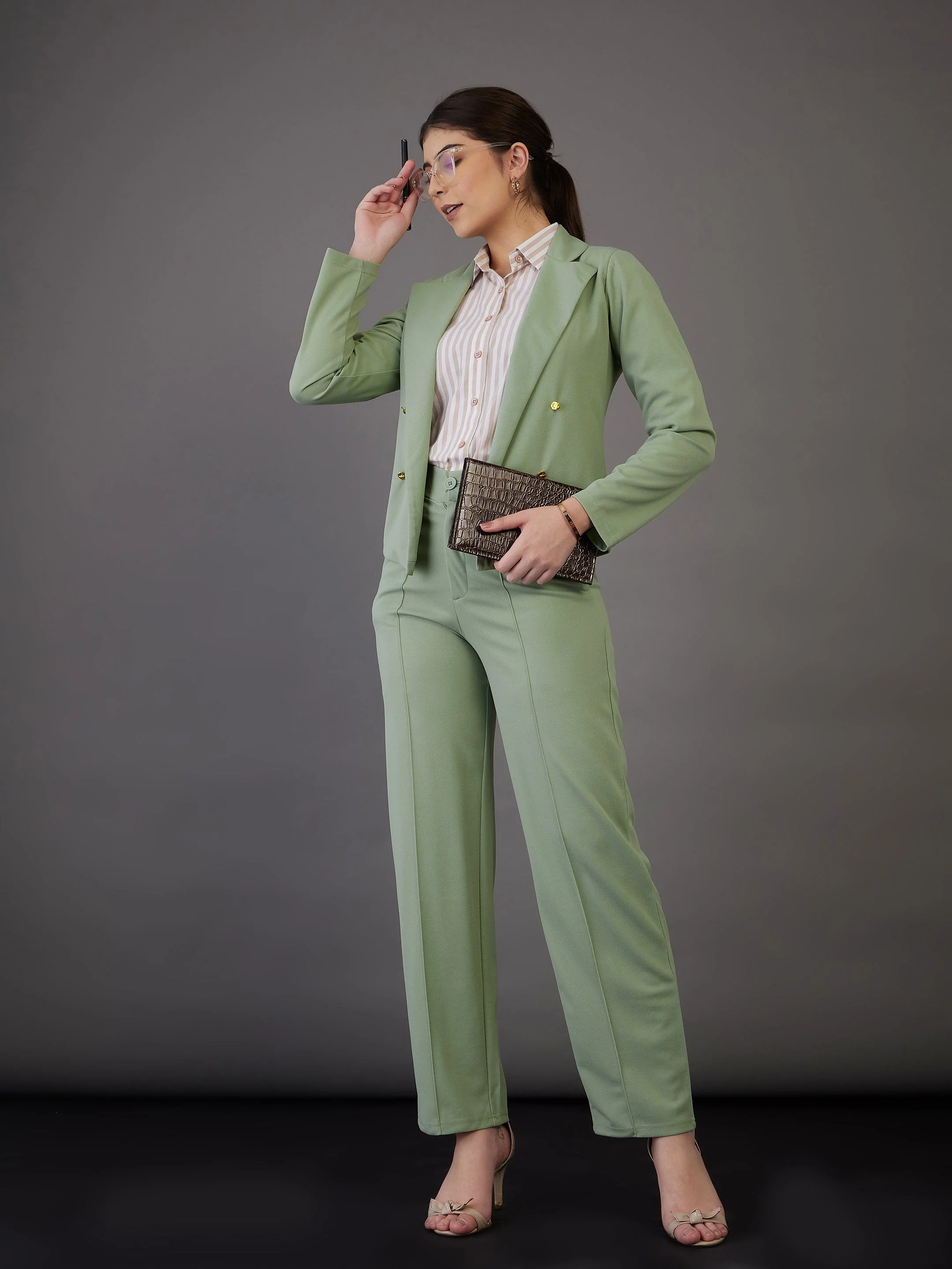 Women Green Notch Collar Single-Breasted Blazer - Image 2
