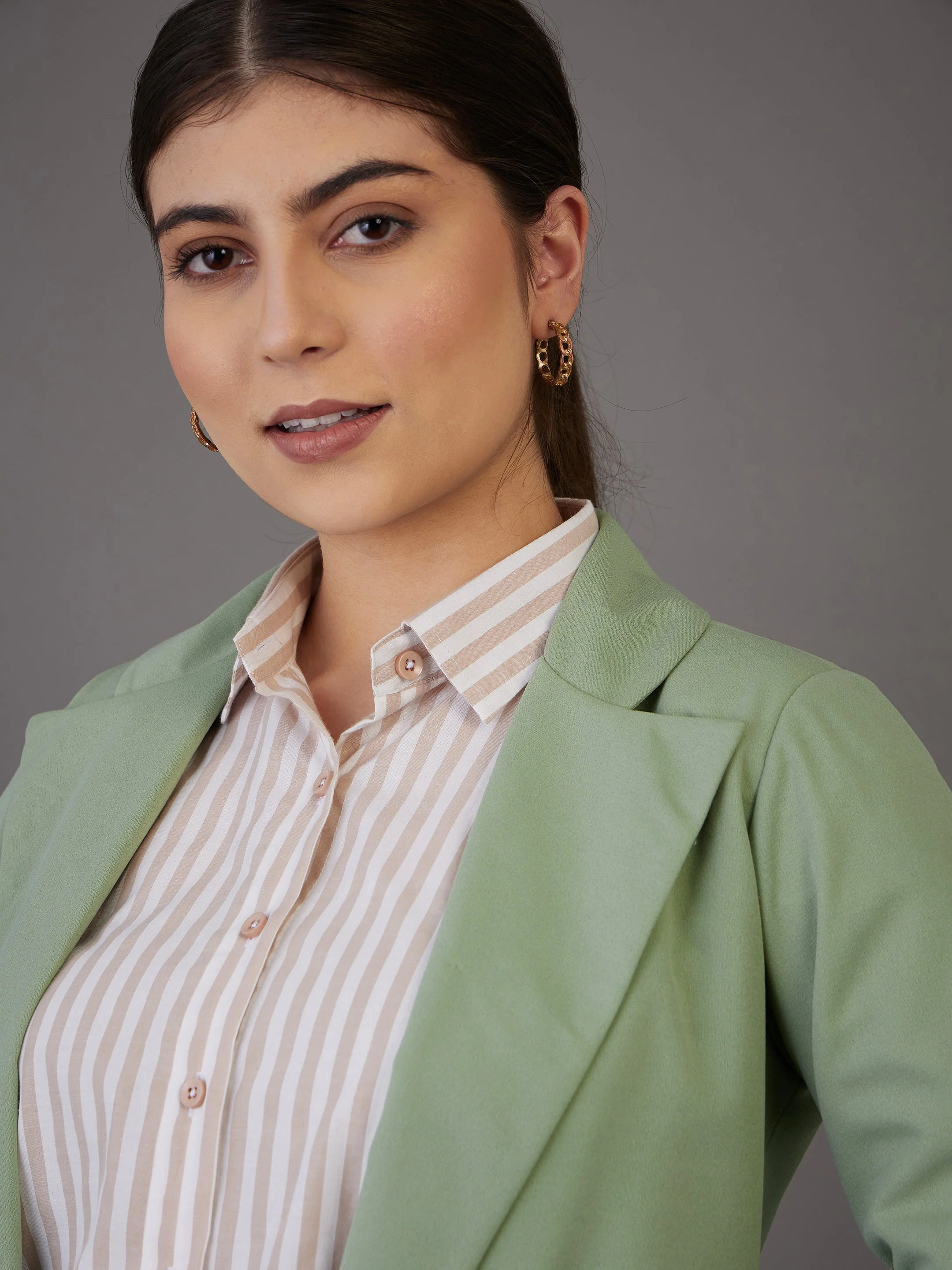 Women Green Notch Collar Single-Breasted Blazer - Image 4