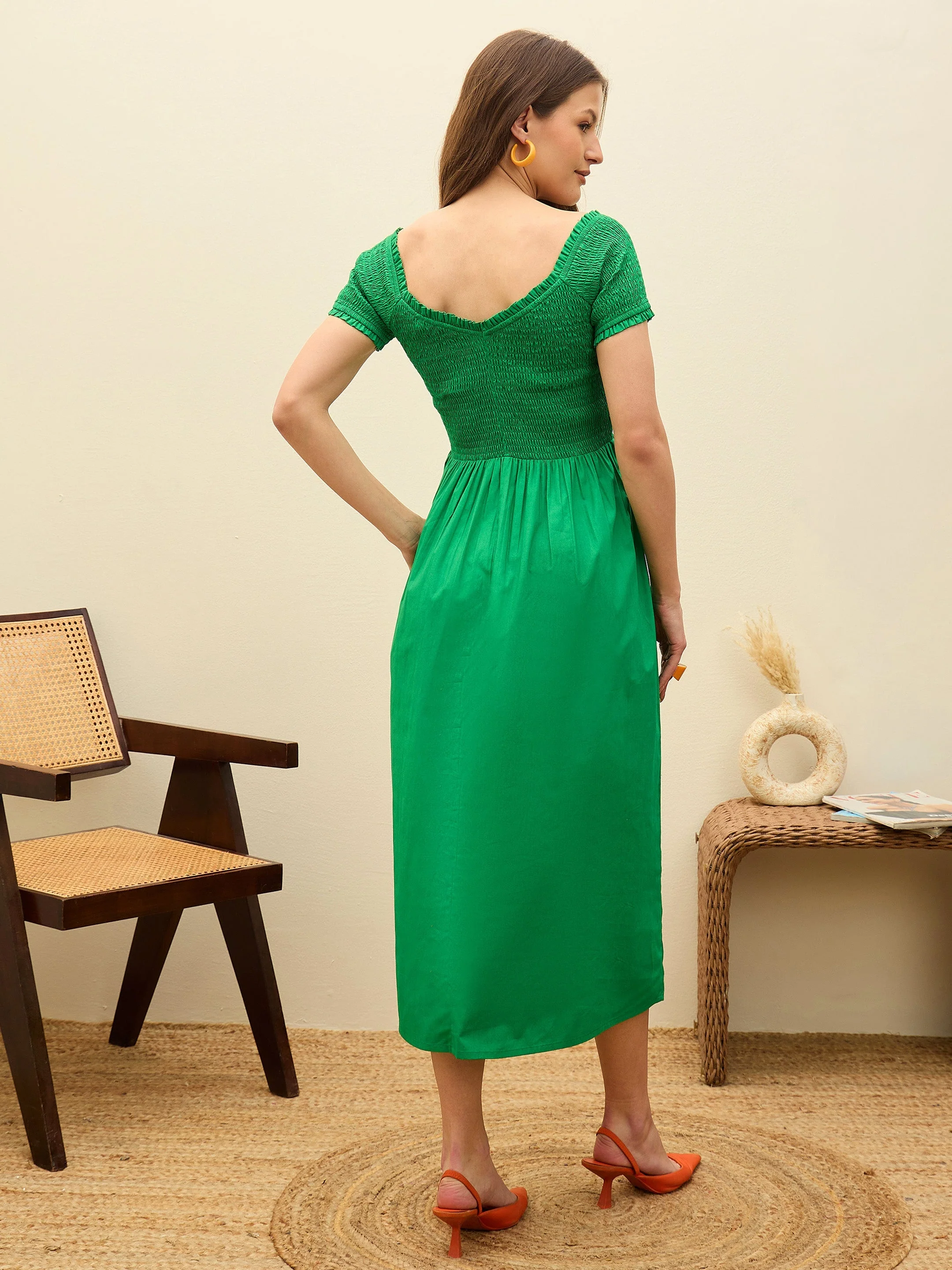 Women Green Poplin Smocked Midi Dress - Image 2