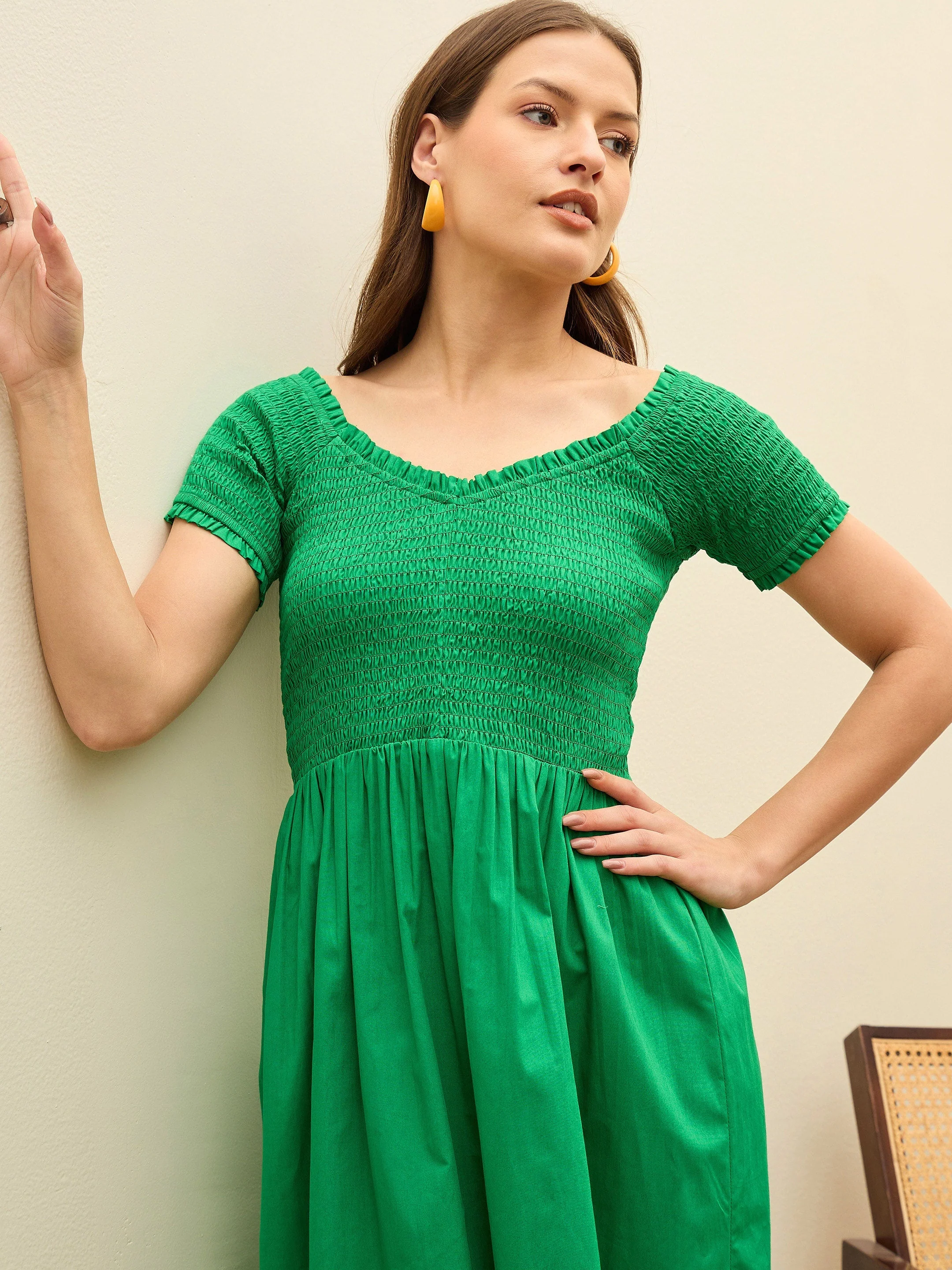 Women Green Poplin Smocked Midi Dress - Image 3