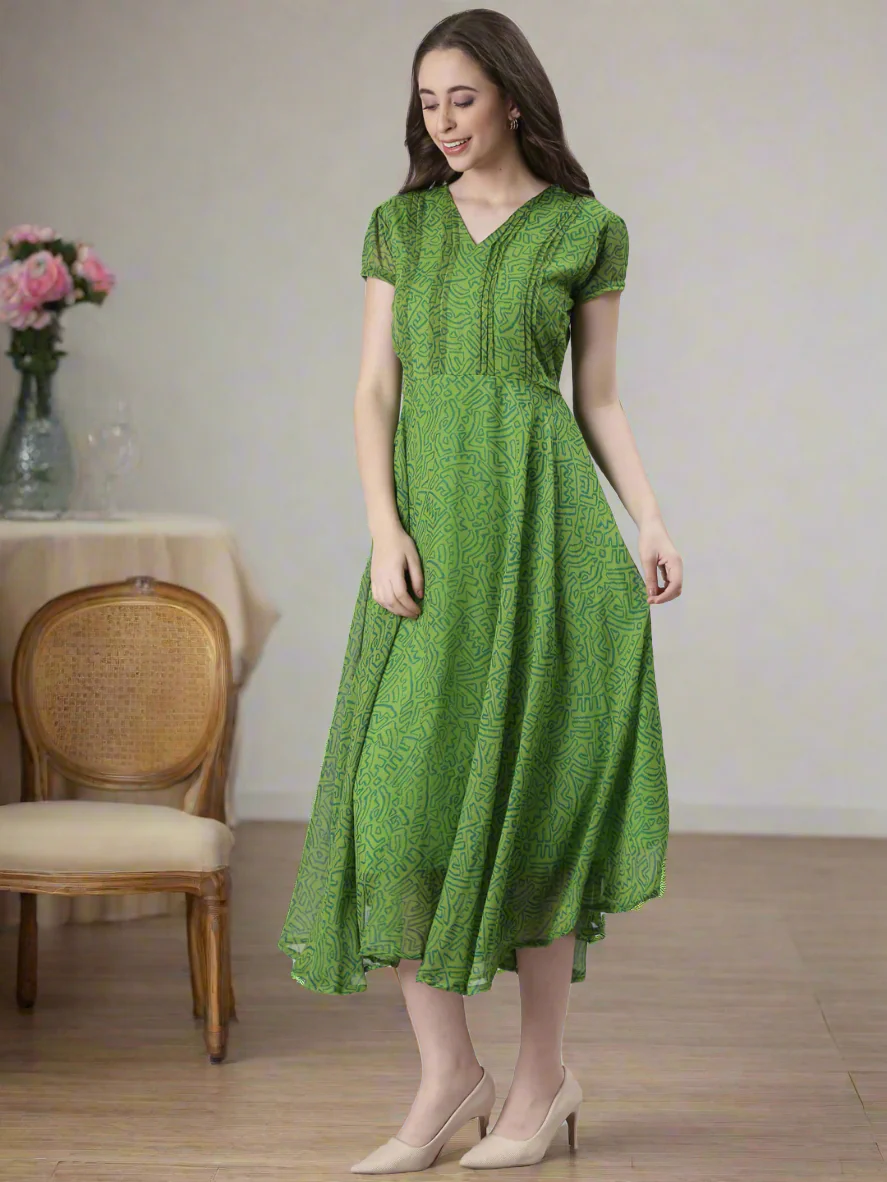 Women Green Printed Midi Dress - Image 4