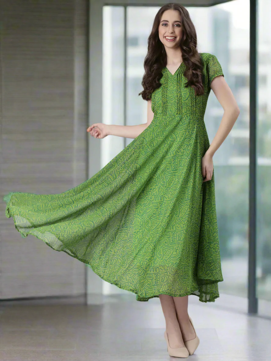 Women Green Printed Midi Dress - Image 5