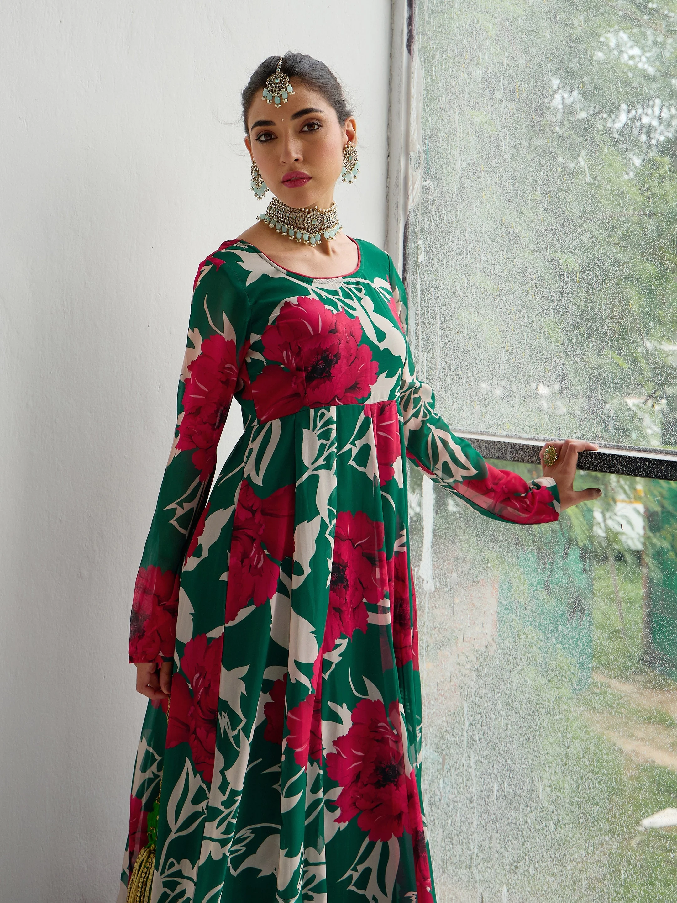Women Green & Red Floral Anarkali Kurta - Image 2