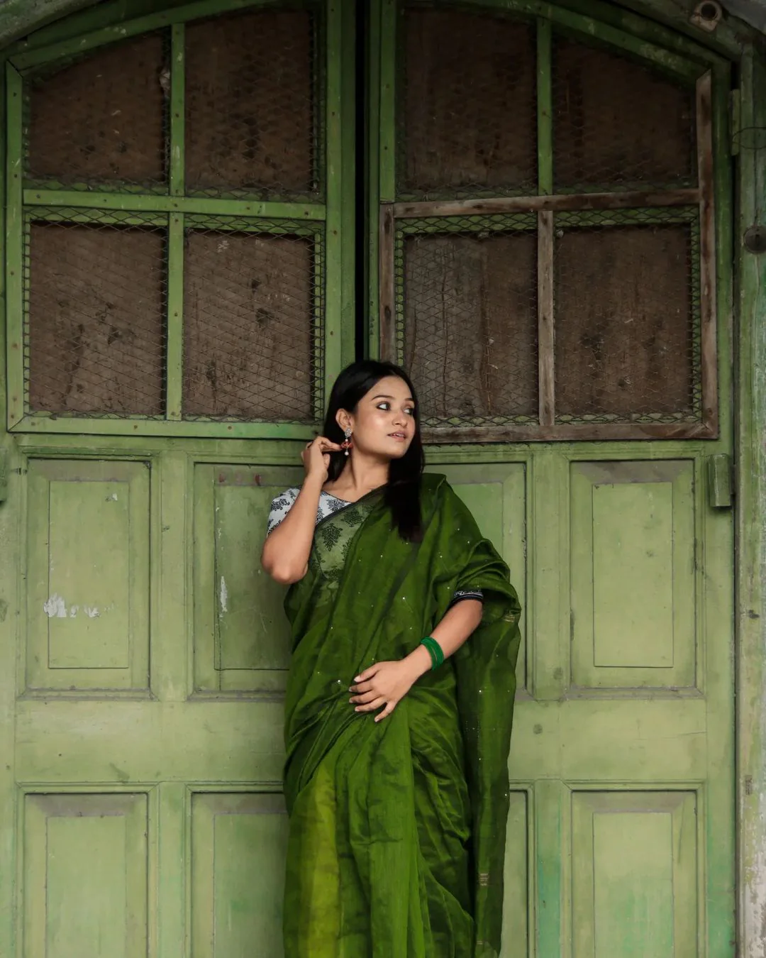 Women Green Sequence Cotton Silk Saree - Image 5