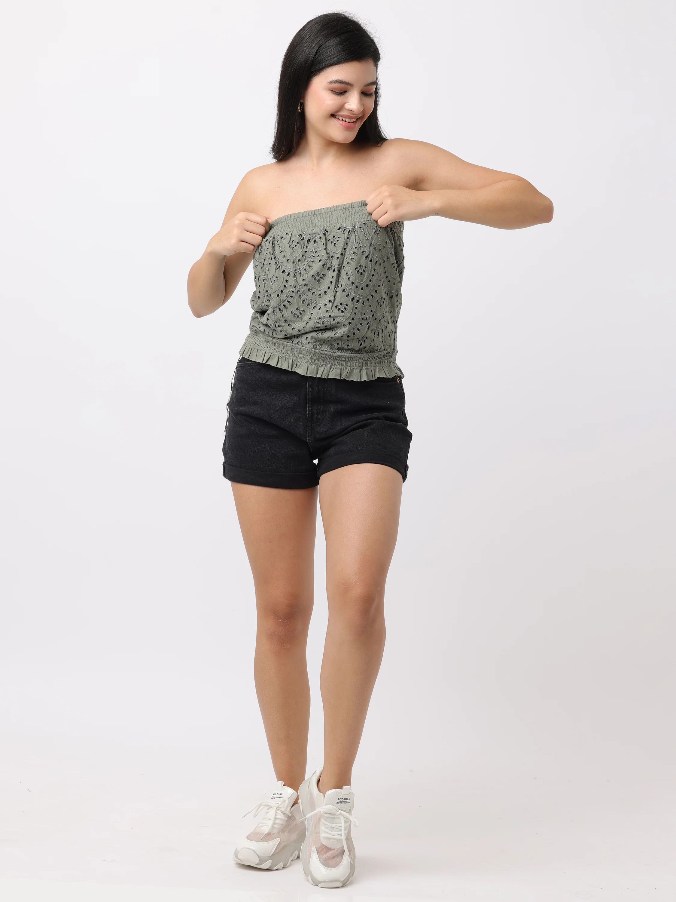 Women Green Schiffli Tube Top - Image 3