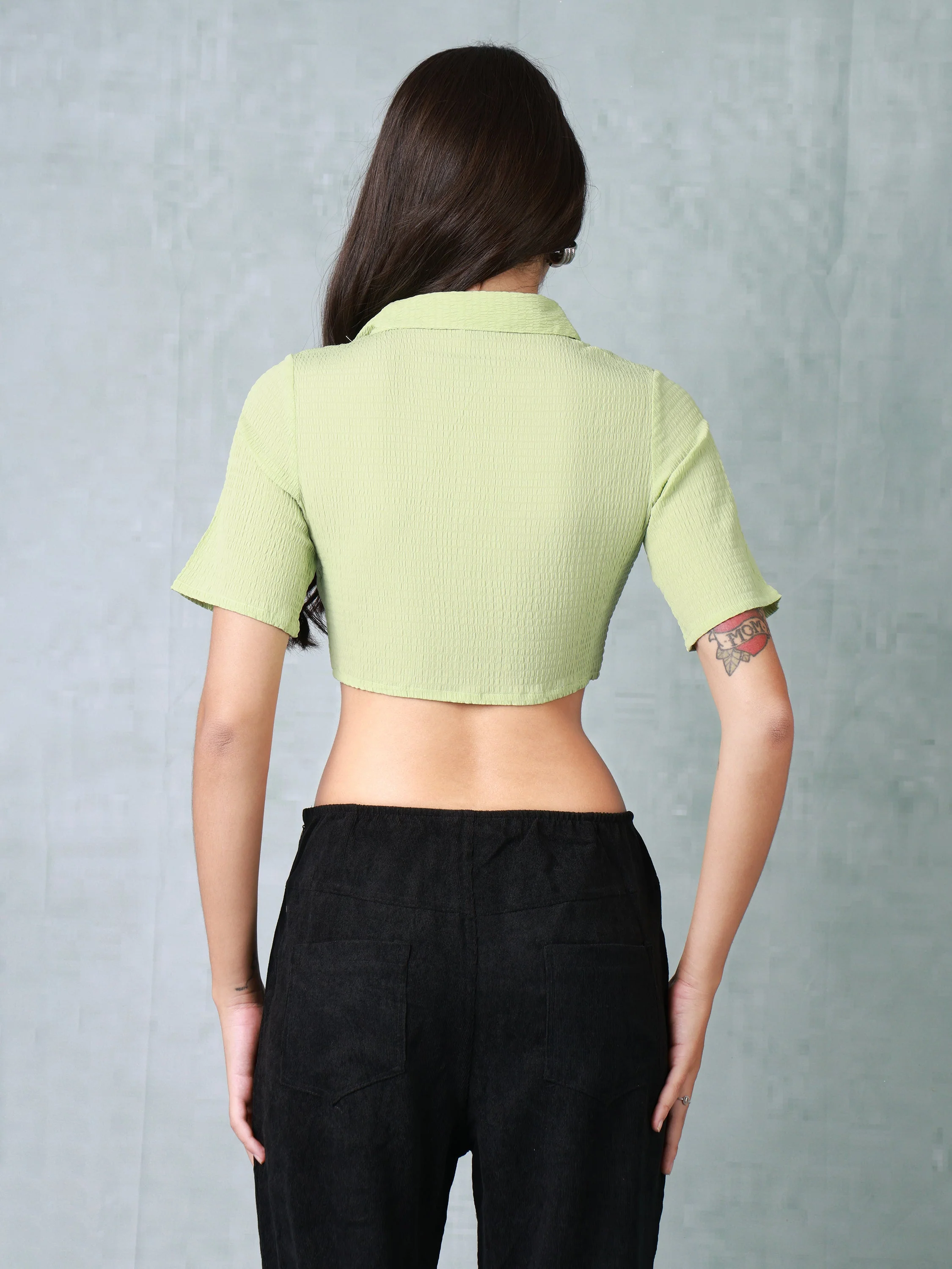 Women Green Textured Crop Shirt - Image 5