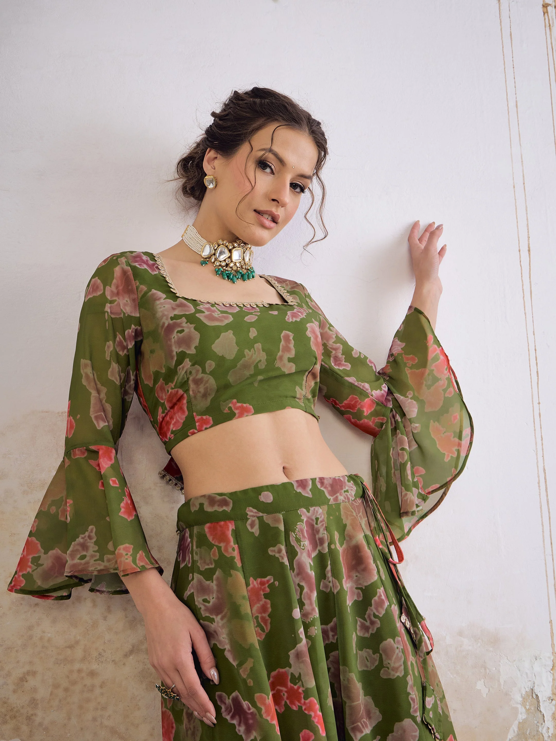 Women Green  Tie & dye Crop Top With Anarkali Skirt - Image 4