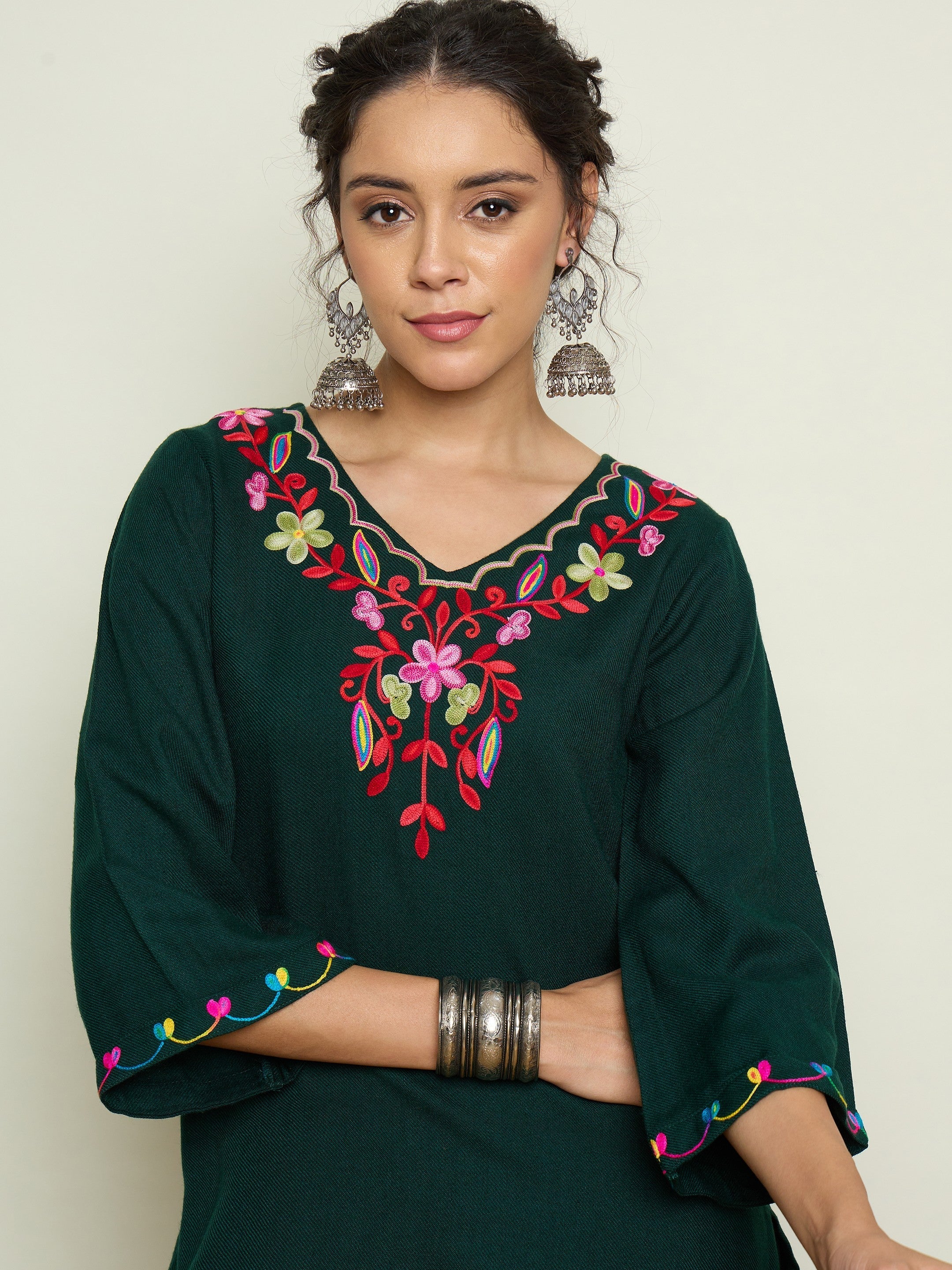 Women Green Woollen Embroidered V-Neck Short Kurta With Farshi Salwar - Image 2