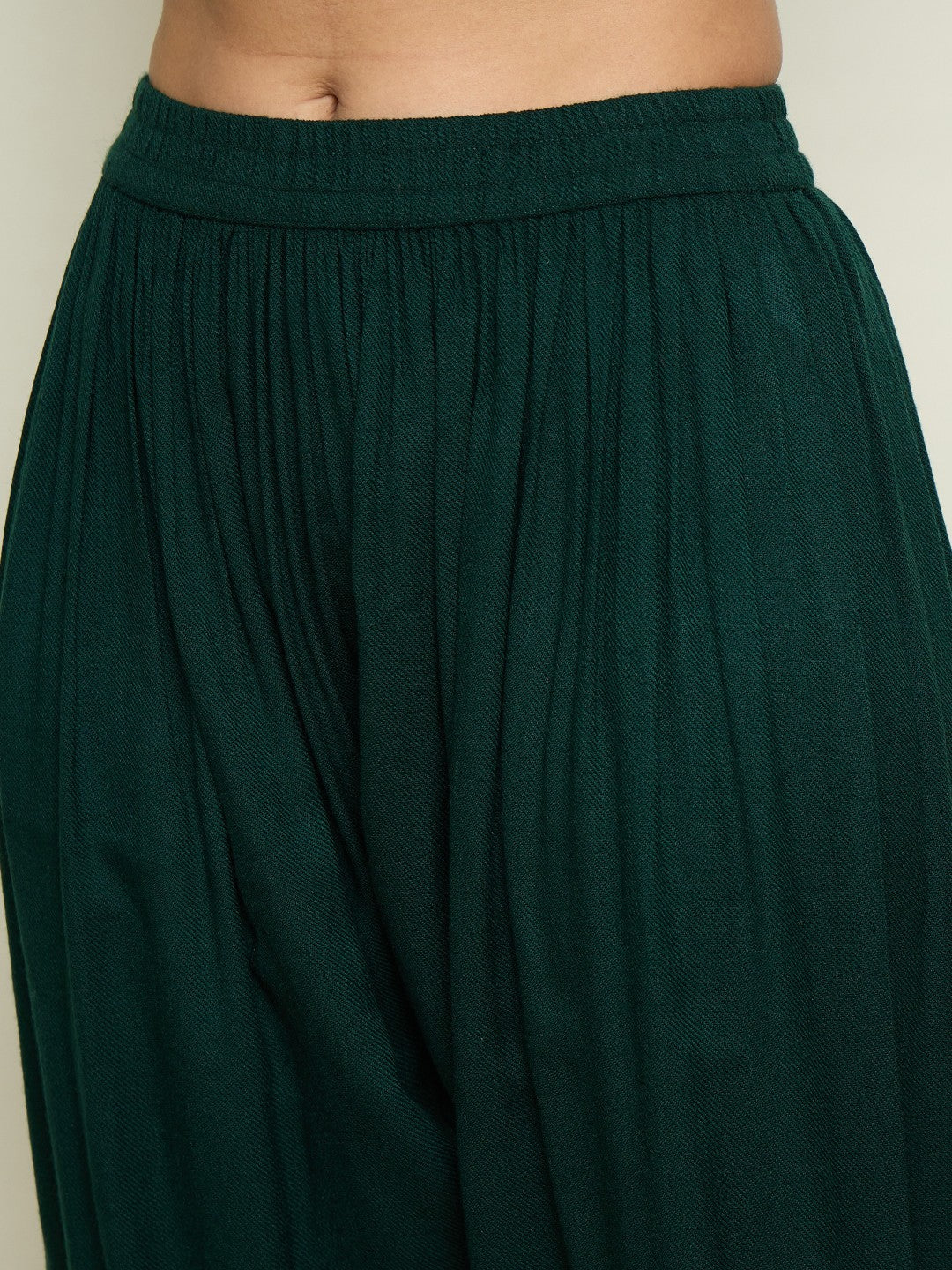 Women Green Woollen Embroidered V-Neck Short Kurta With Farshi Salwar - Image 3