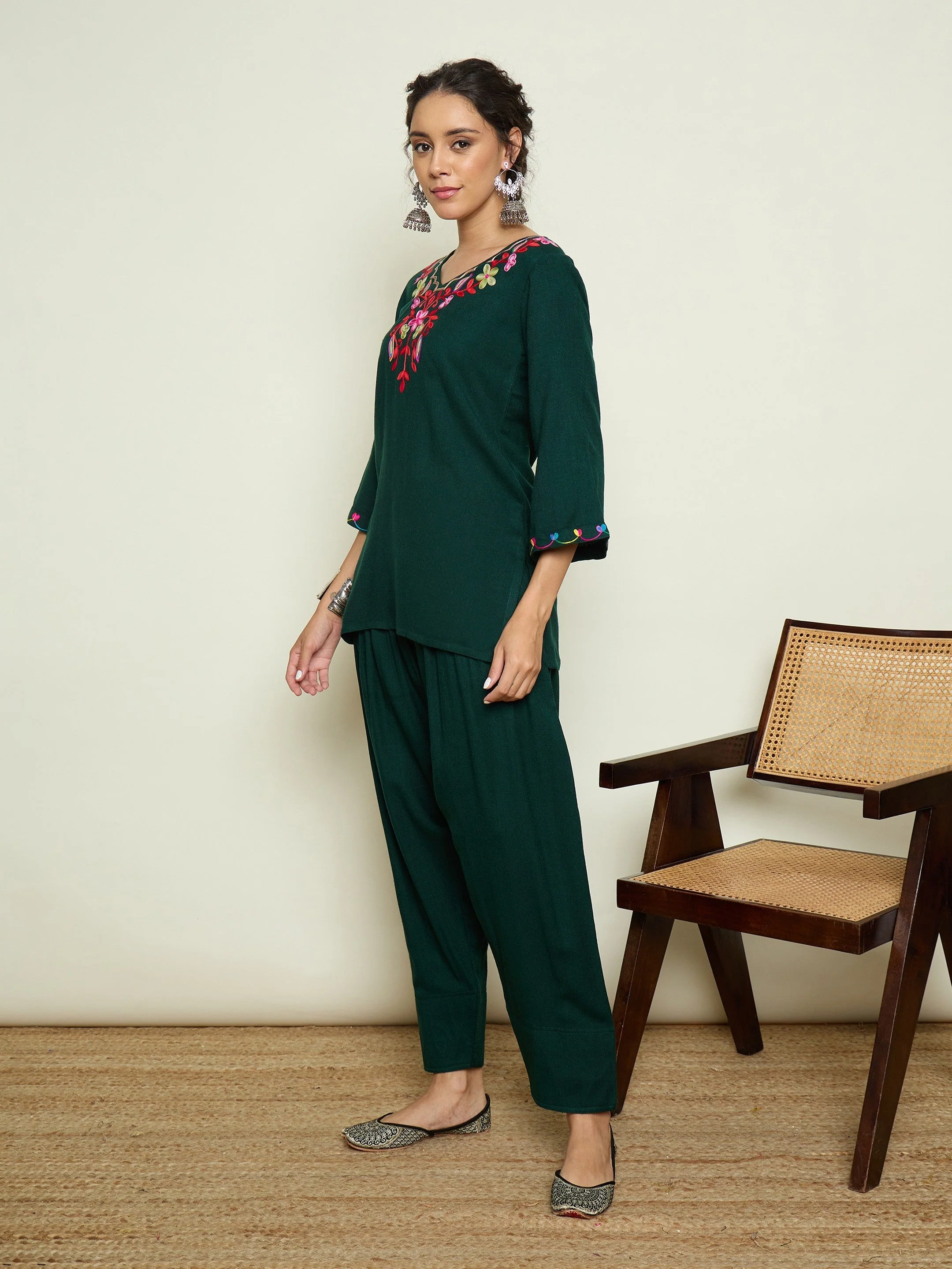Women Green Woollen Embroidered V-Neck Short Kurta With Farshi Salwar - Image 5