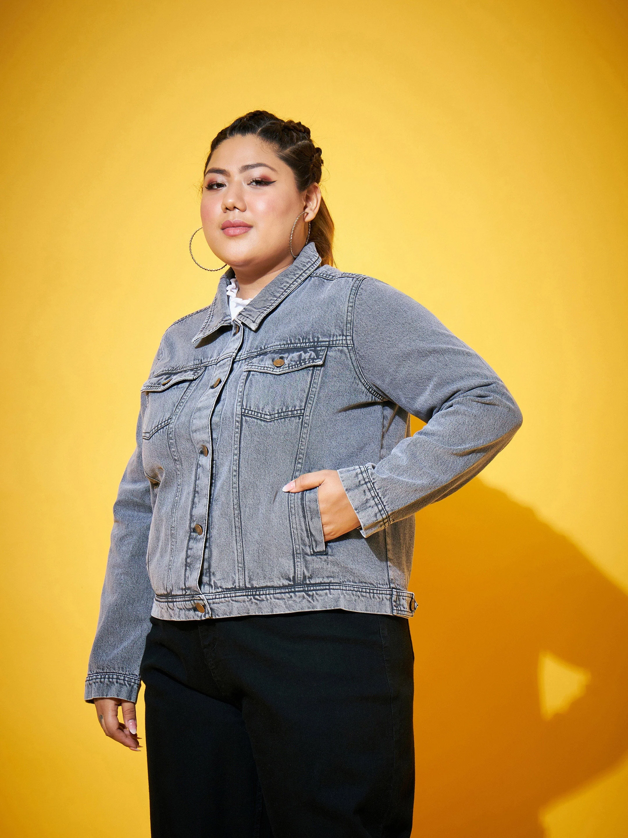 Women Grey Acid Washed Basic Denim Jacket - Image 3