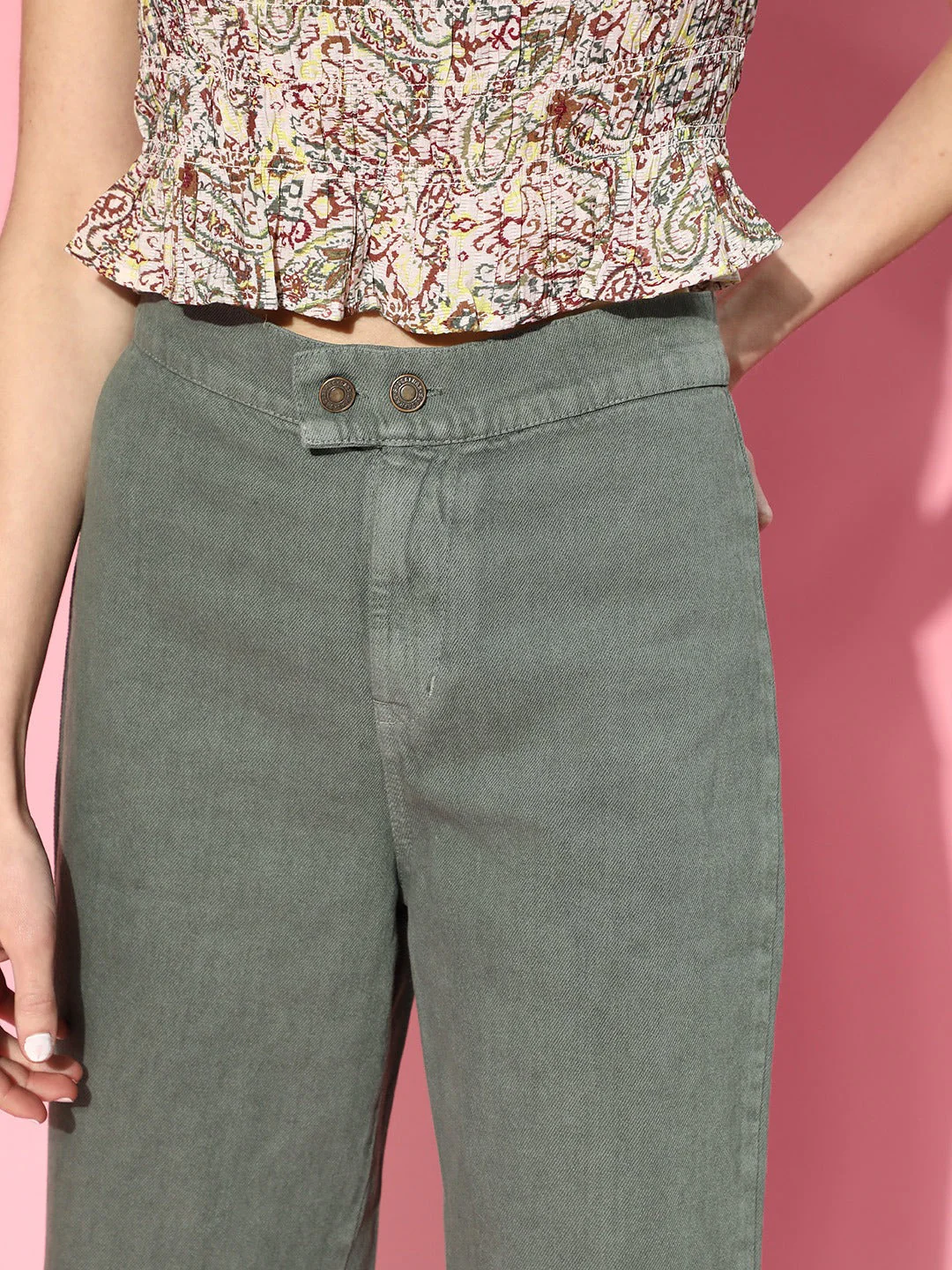 Women Grey Double Button Straight Jeans - Image 3
