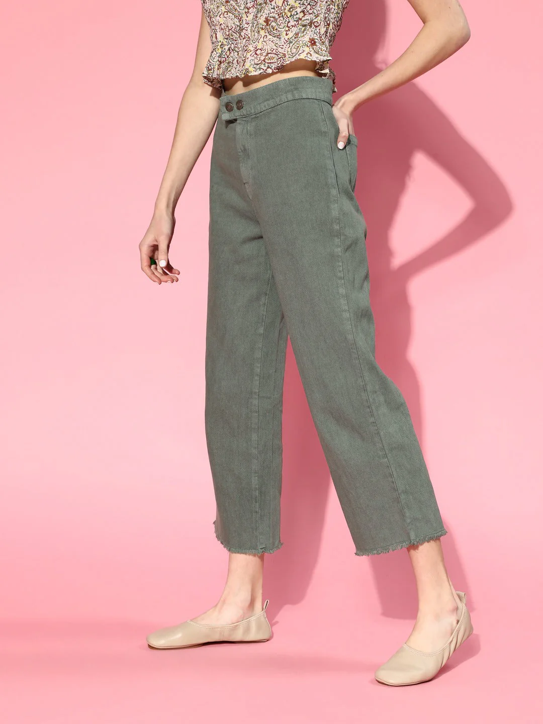 Women Grey Double Button Straight Jeans - Image 4
