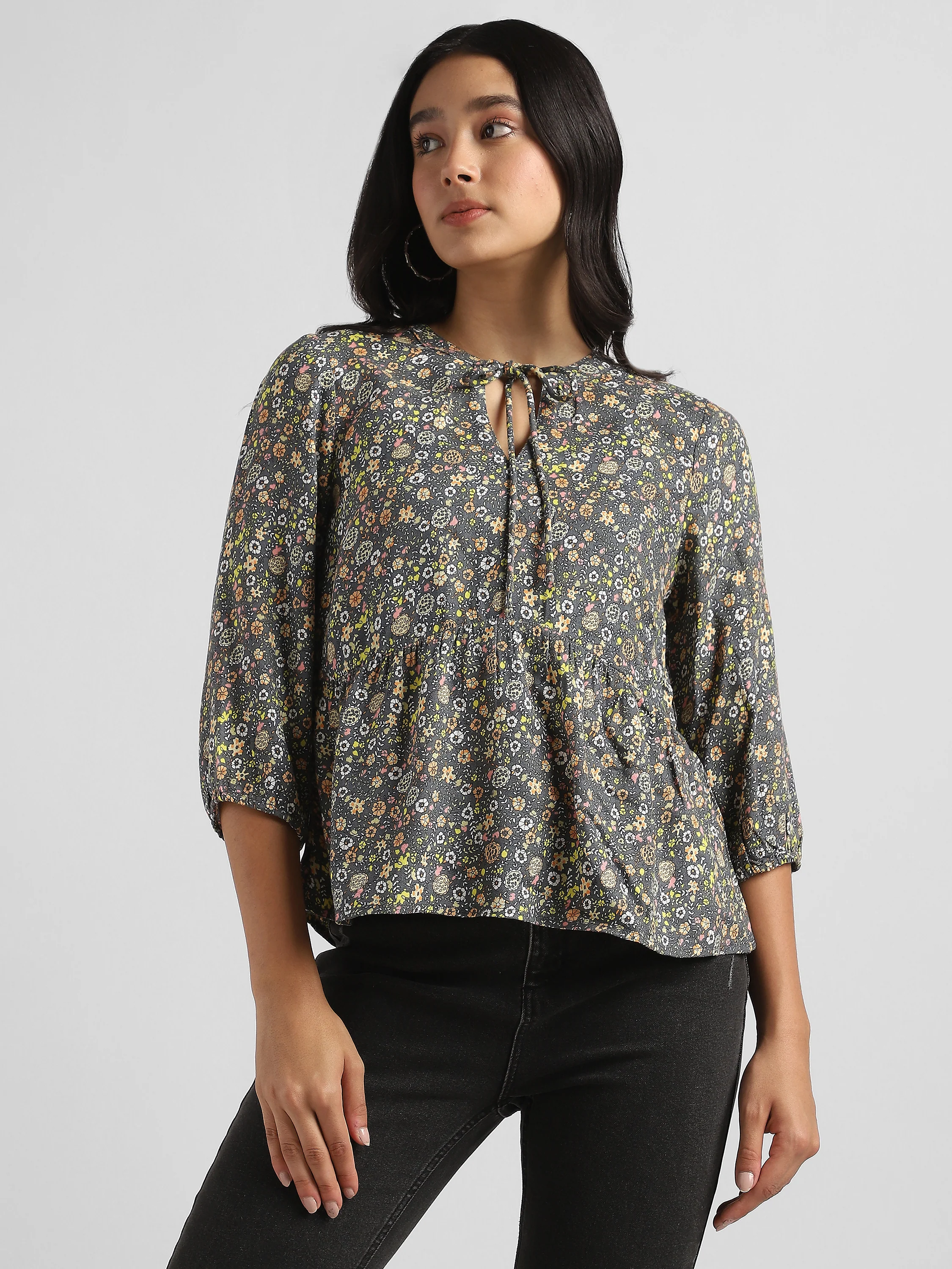 Women Grey Floral Printed Top - Image 5