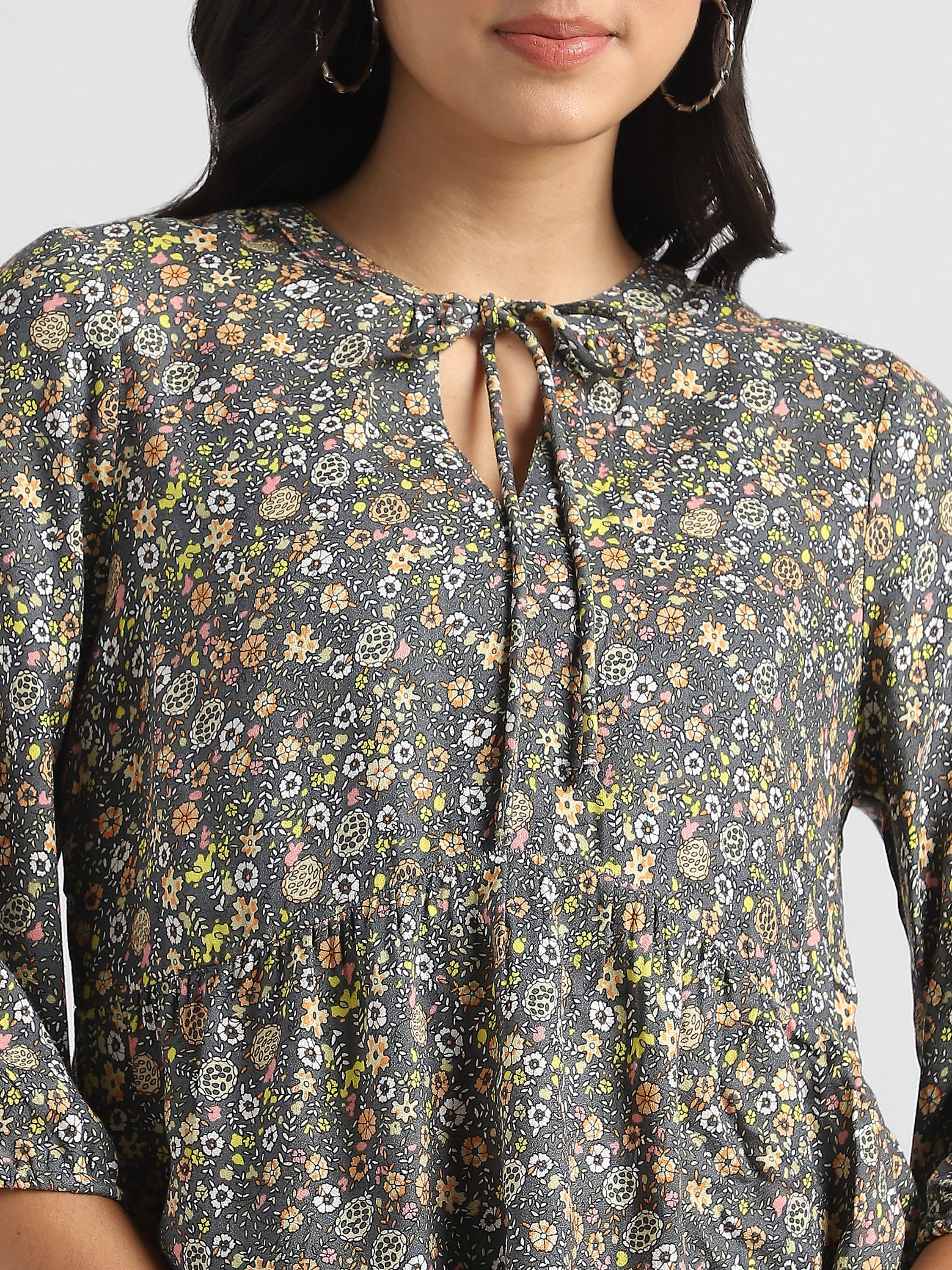 Women Grey Floral Printed Top - Image 6
