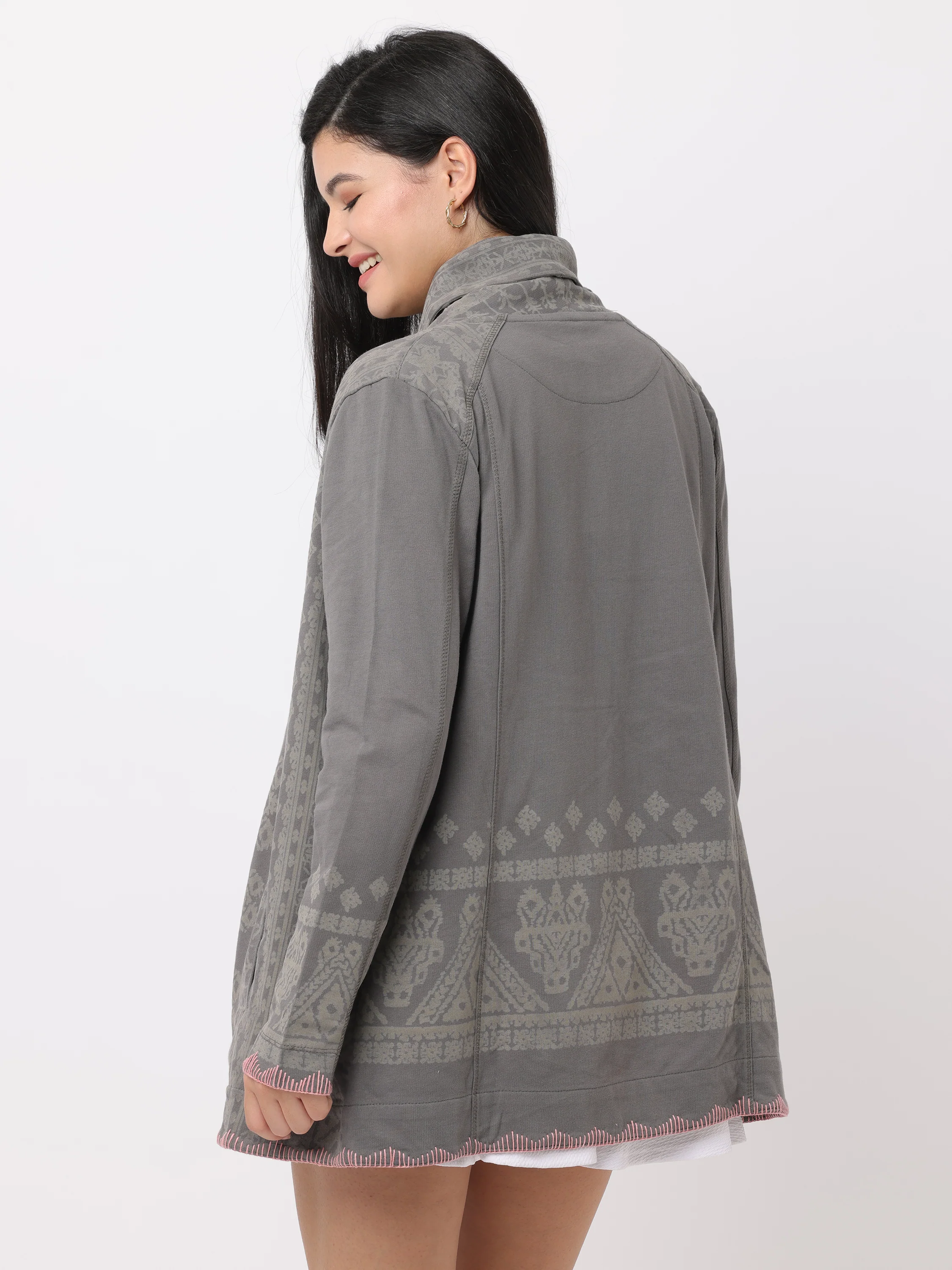 Women Grey Oversize Printed Shrug - Image 2