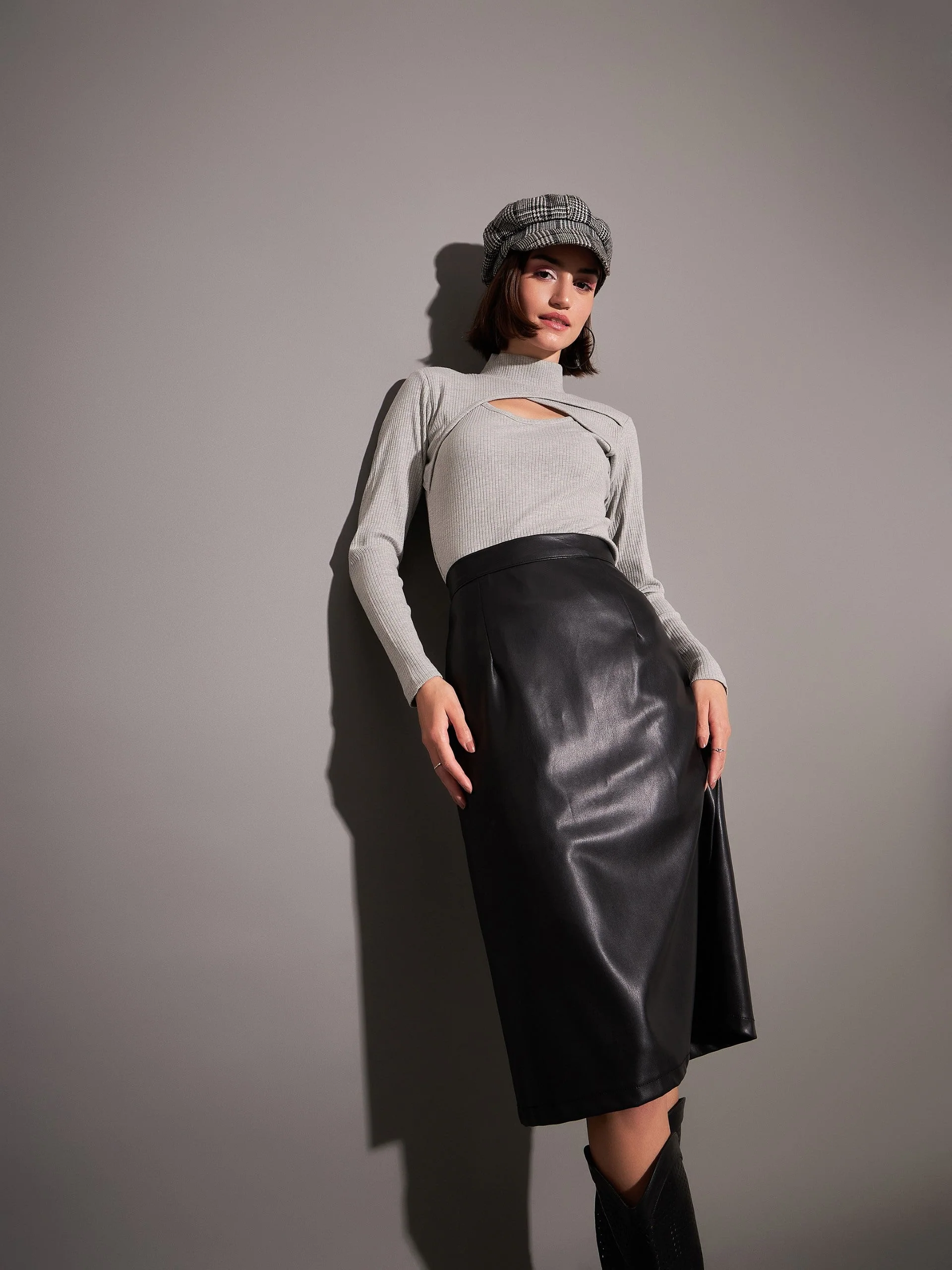 Women Grey Rib Moon Cut Top - Image 6