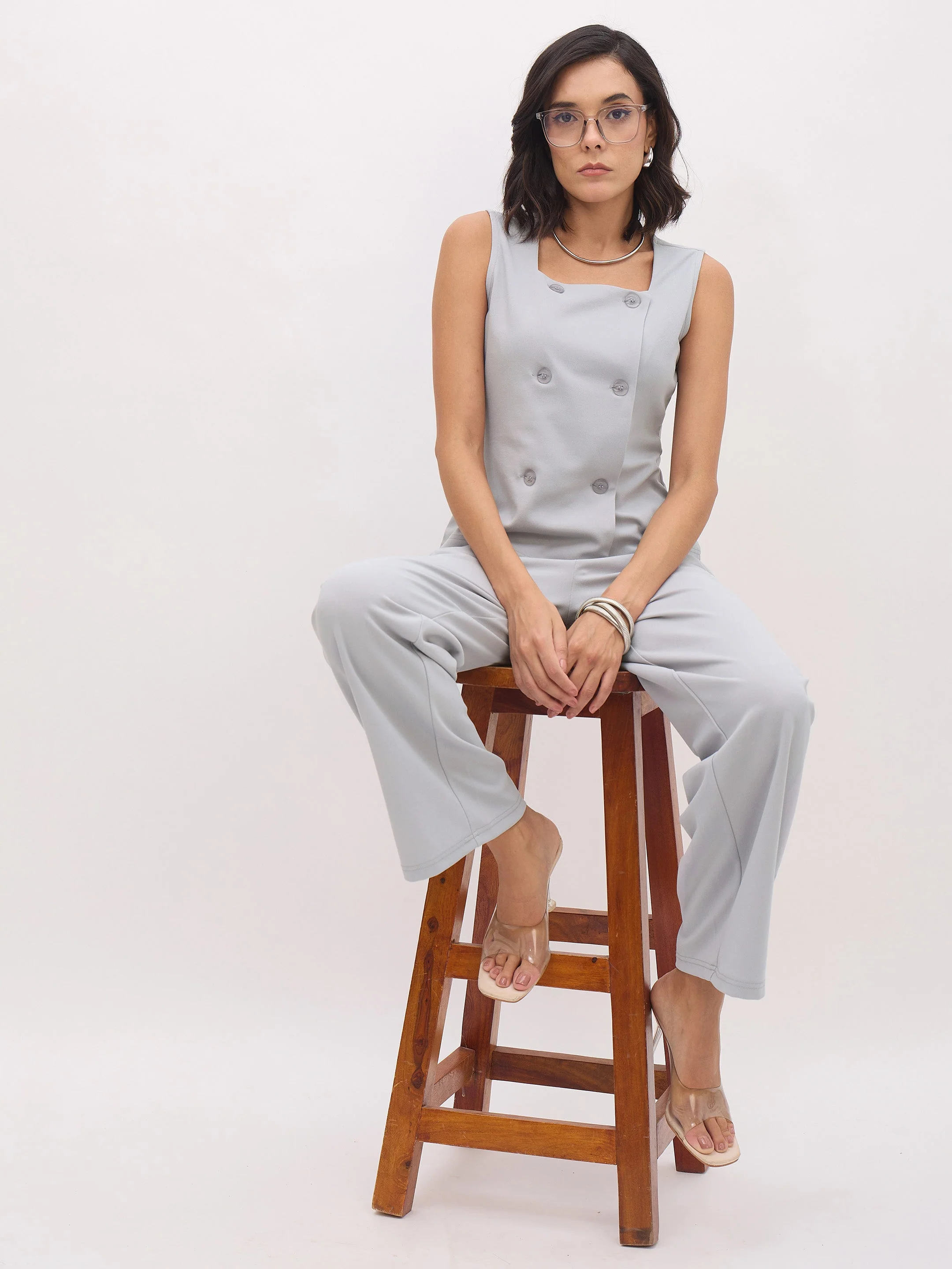 Women Grey Sleeveless Button Top With Straight Pants - Image 5
