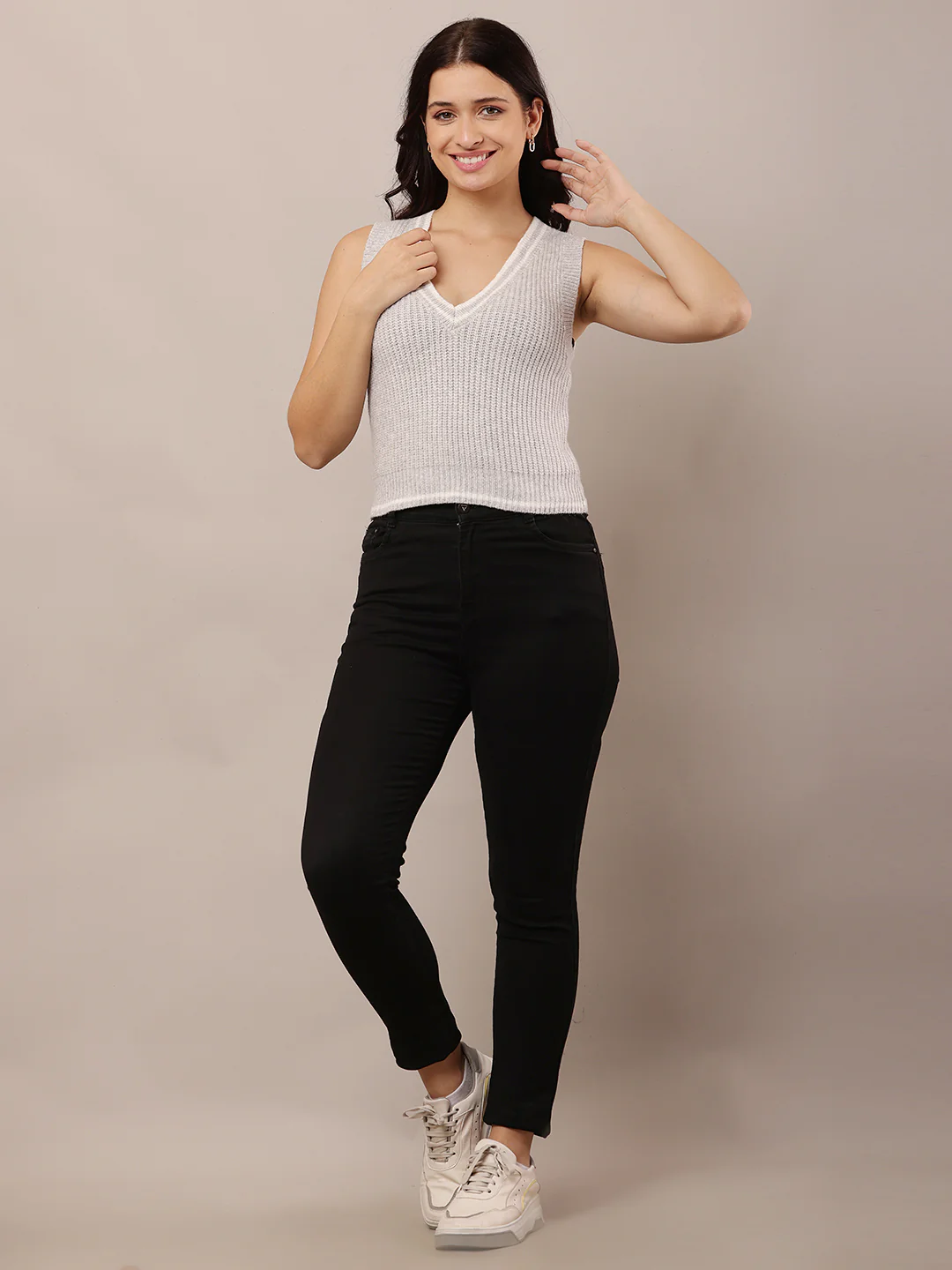 Women Grey Sleeveless V-Neck Acrylic Sweater - Image 3