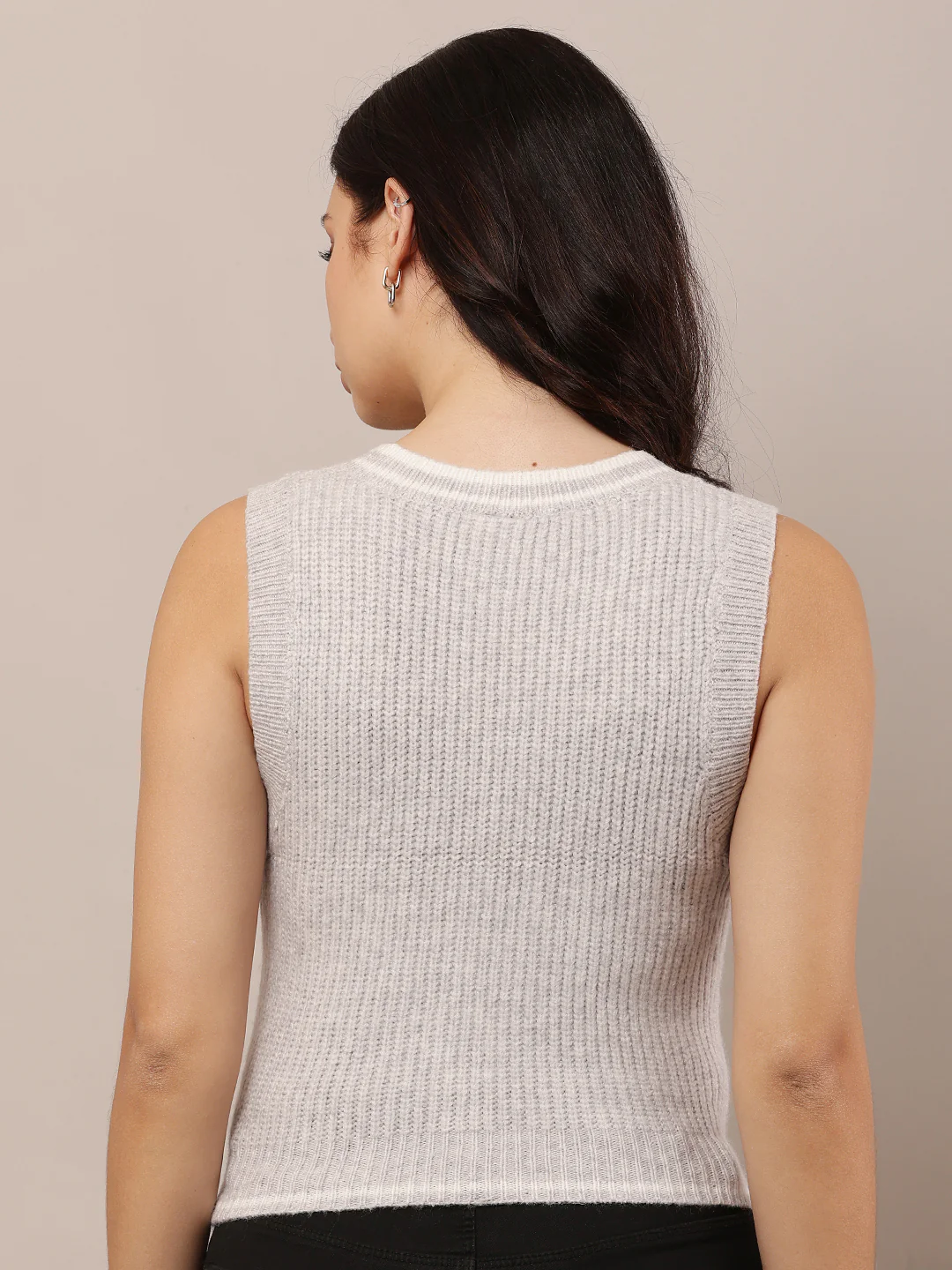 Women Grey Sleeveless V-Neck Acrylic Sweater - Image 4