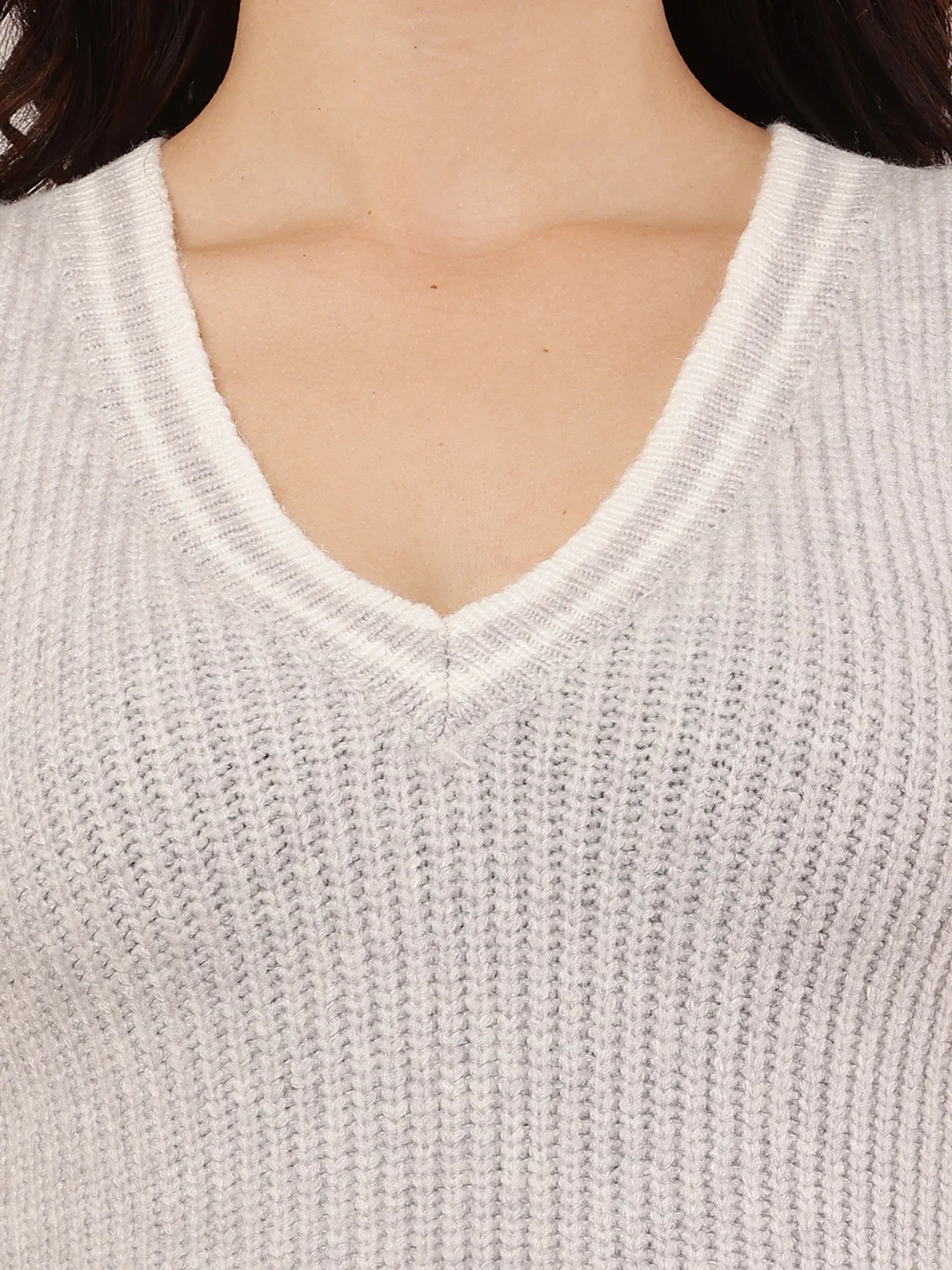 Women Grey Sleeveless V-Neck Acrylic Sweater - Image 5