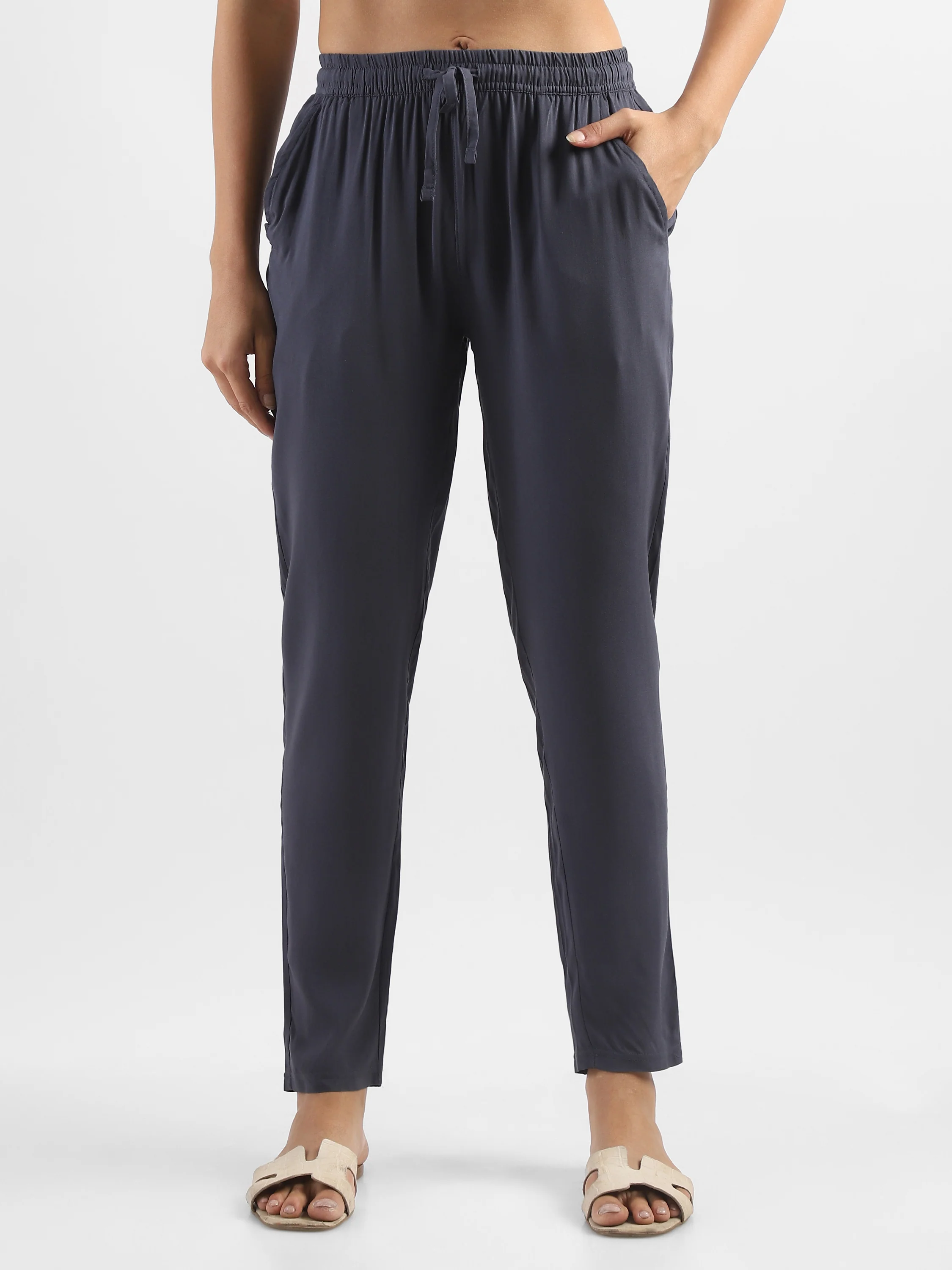 Women Grey Straight fit pants - Image 3
