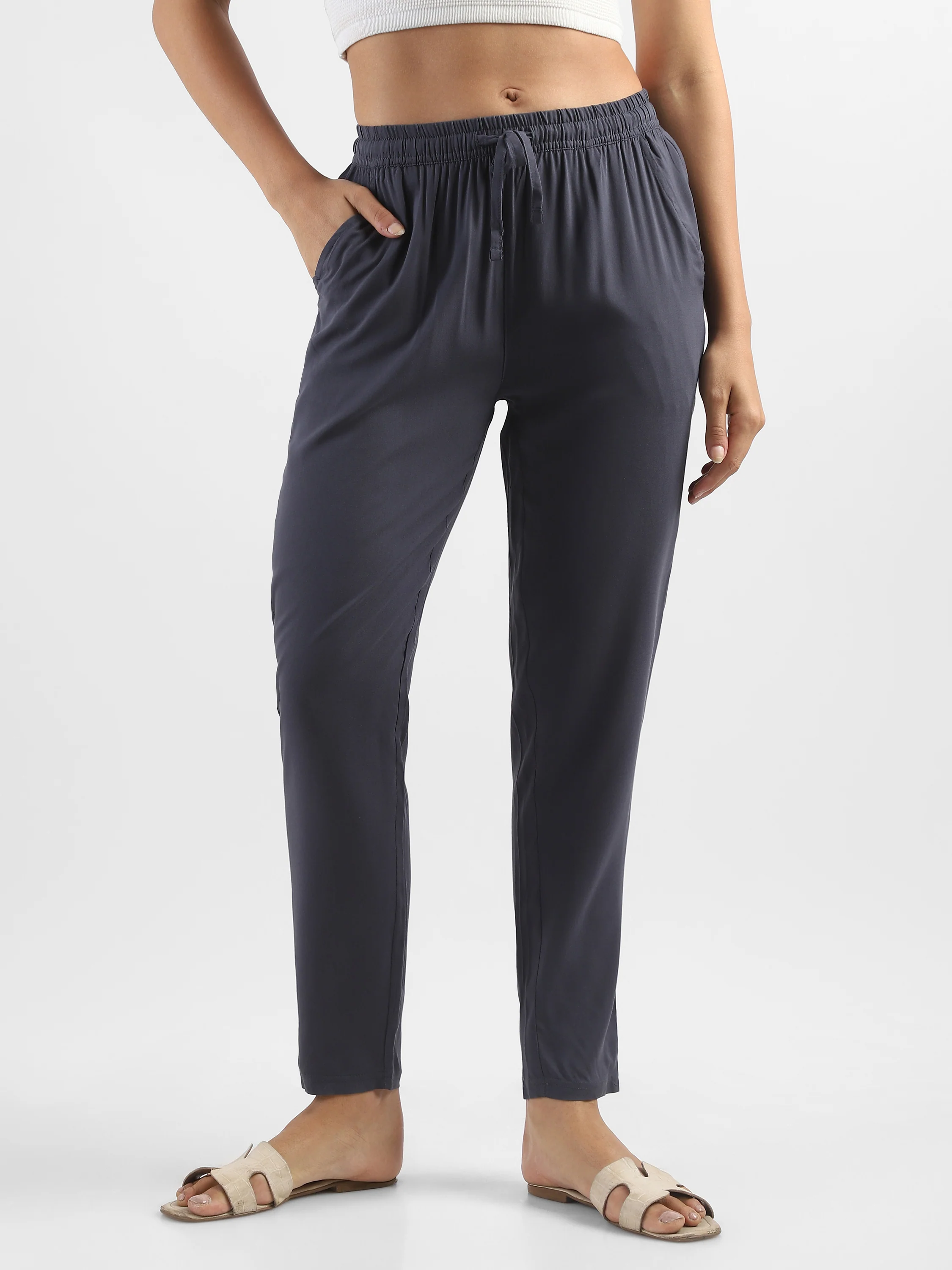 Women Grey Straight fit pants - Image 7