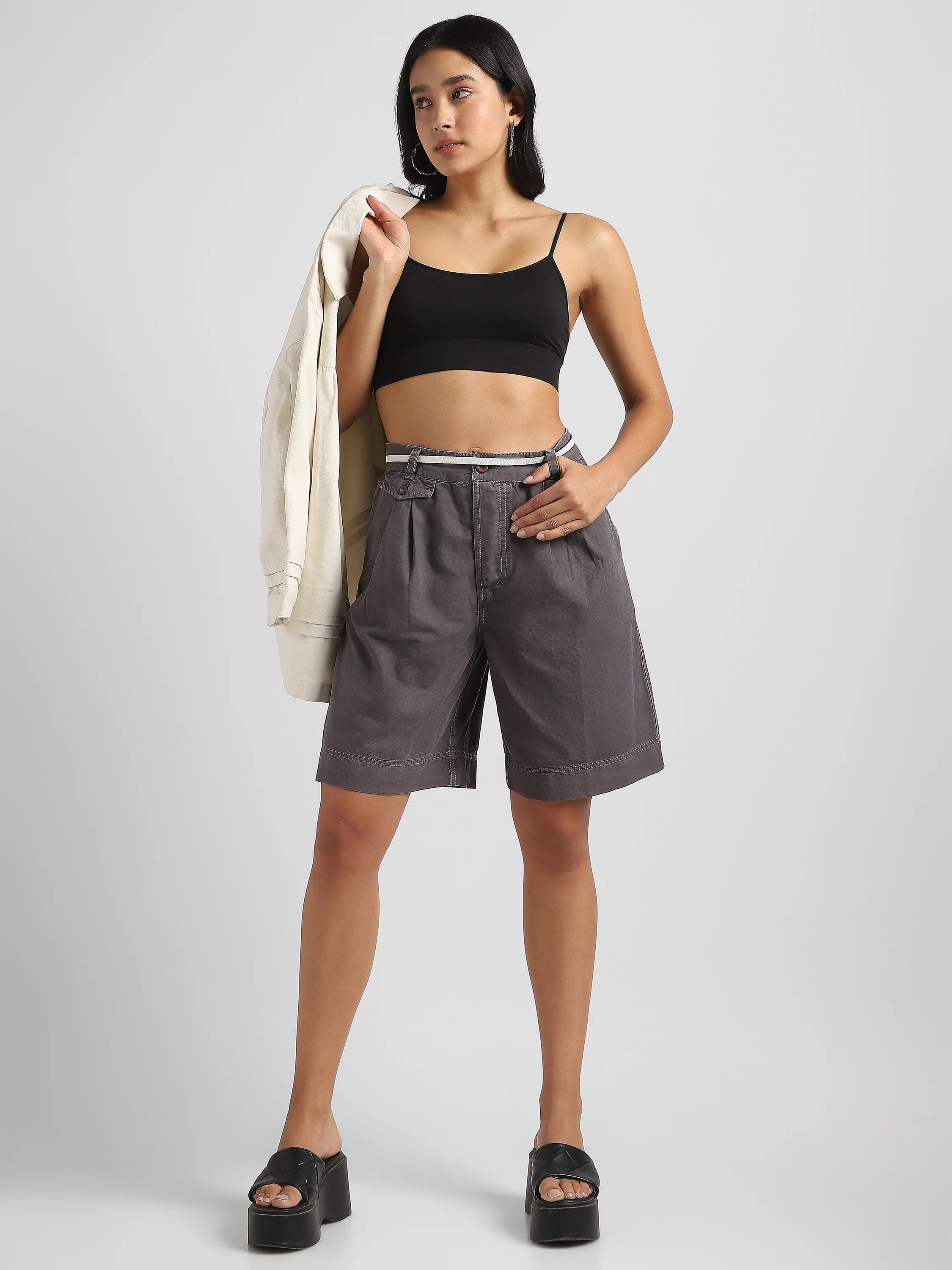 Women Grey Linen Blend Shorts - Image 2
