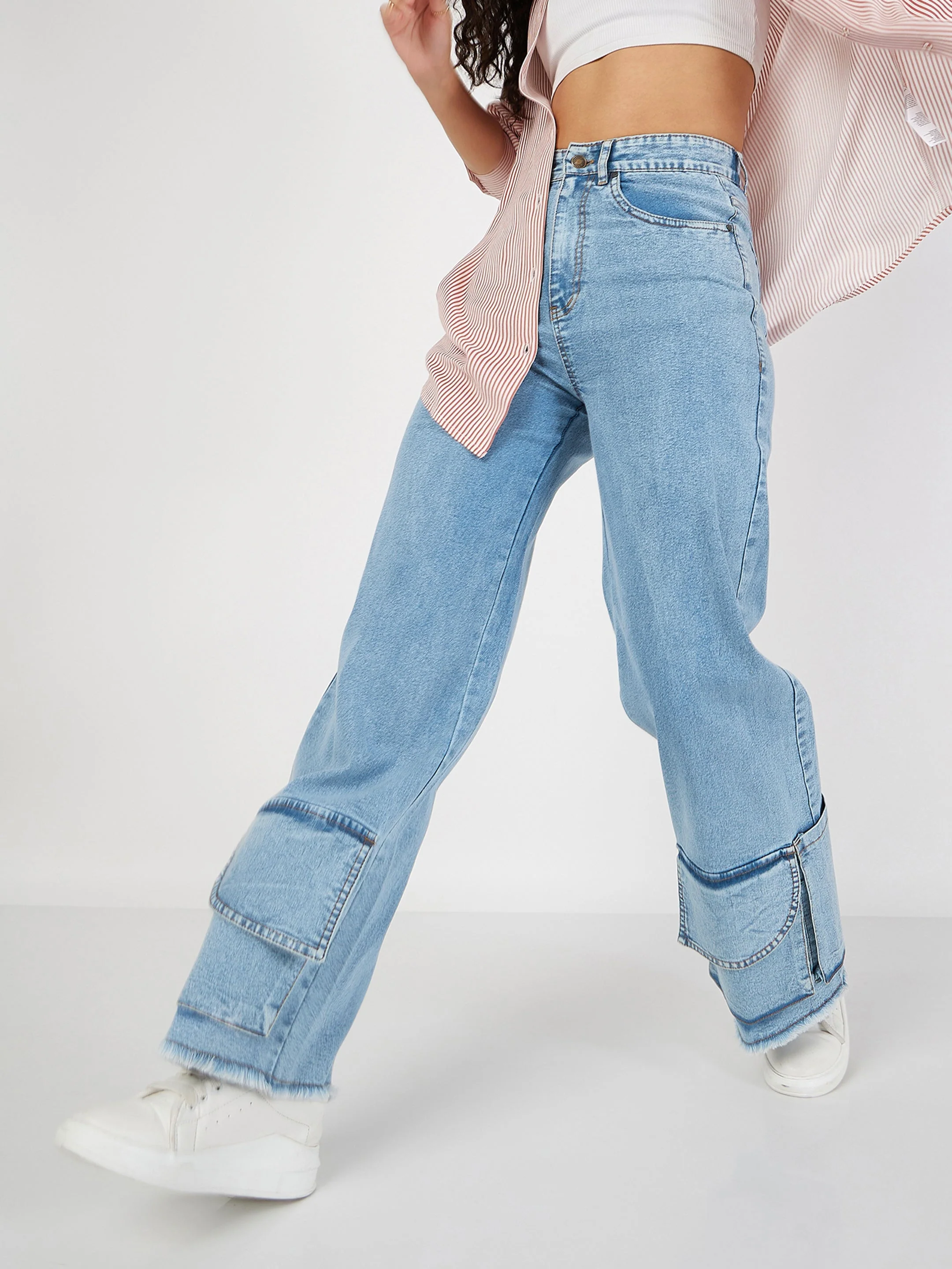 Women Ice Bue Hem Pockets Straight Jeans - Image 3