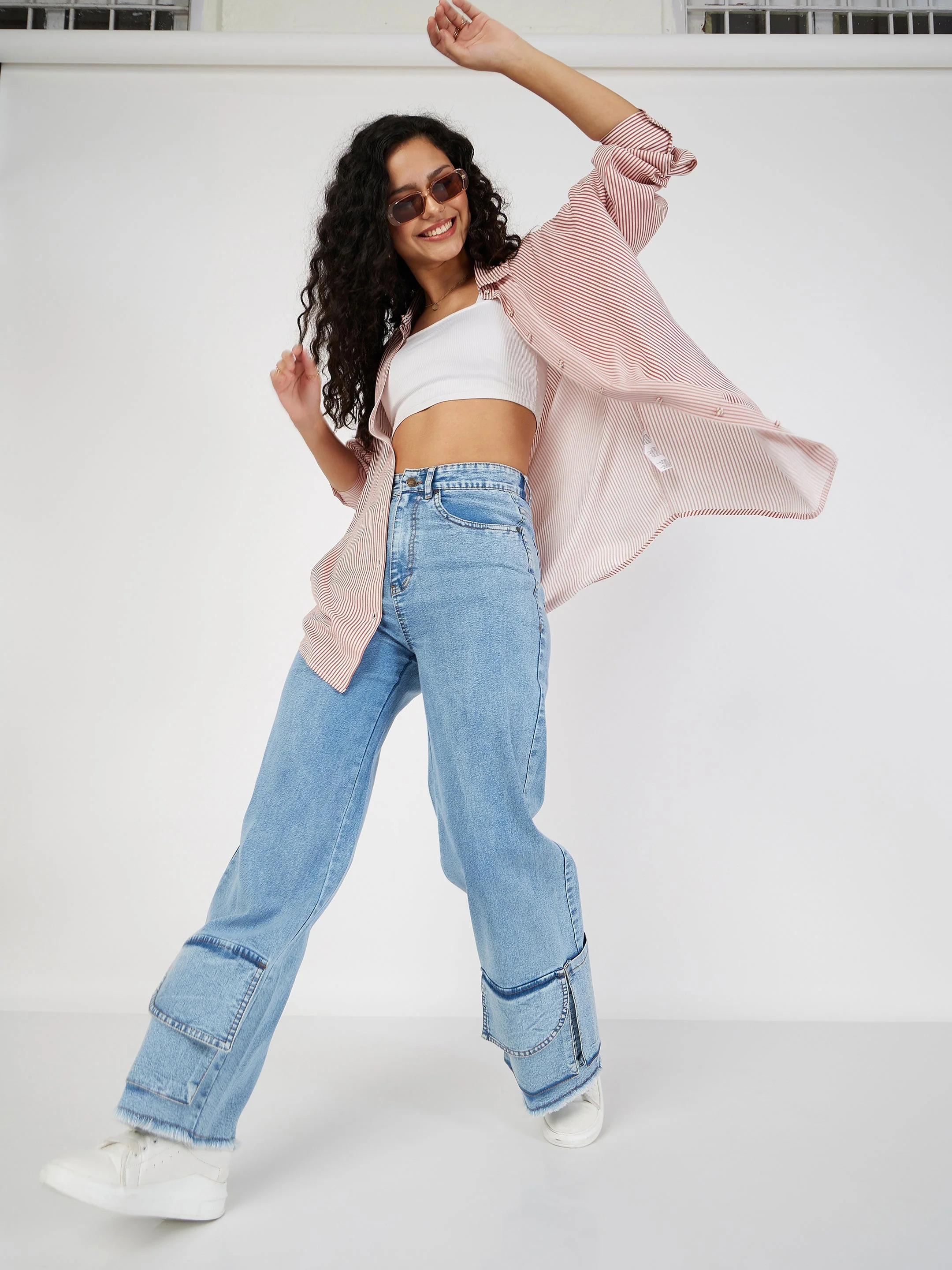 Women Ice Bue Hem Pockets Straight Jeans - Image 6
