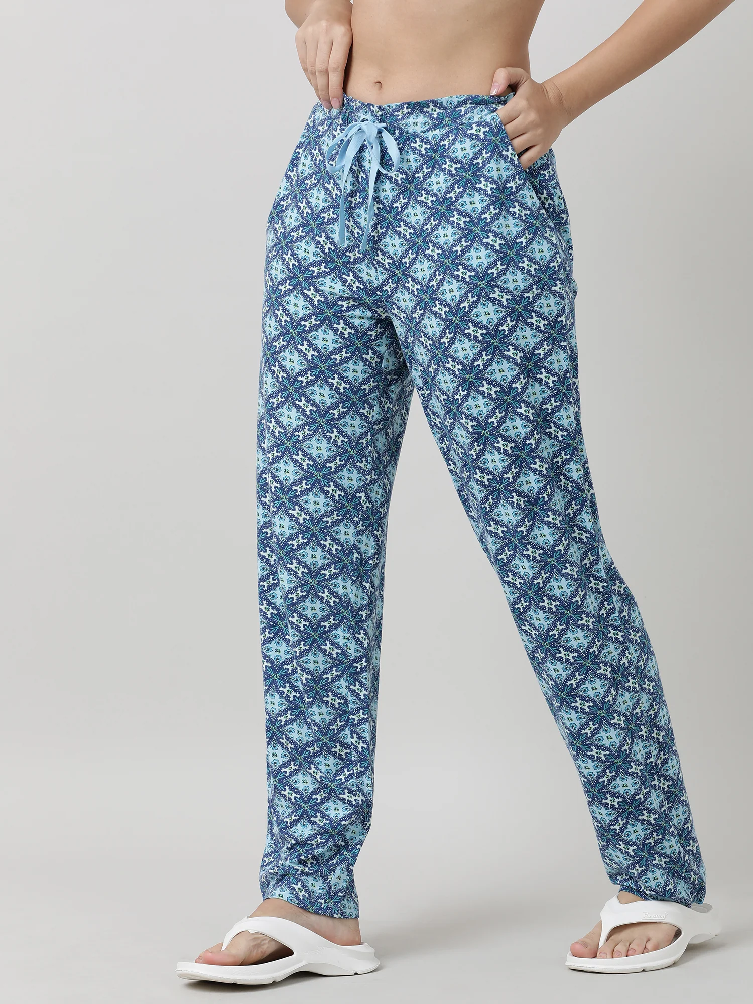 Women Indigo Printed  Lounge Pants - Image 3