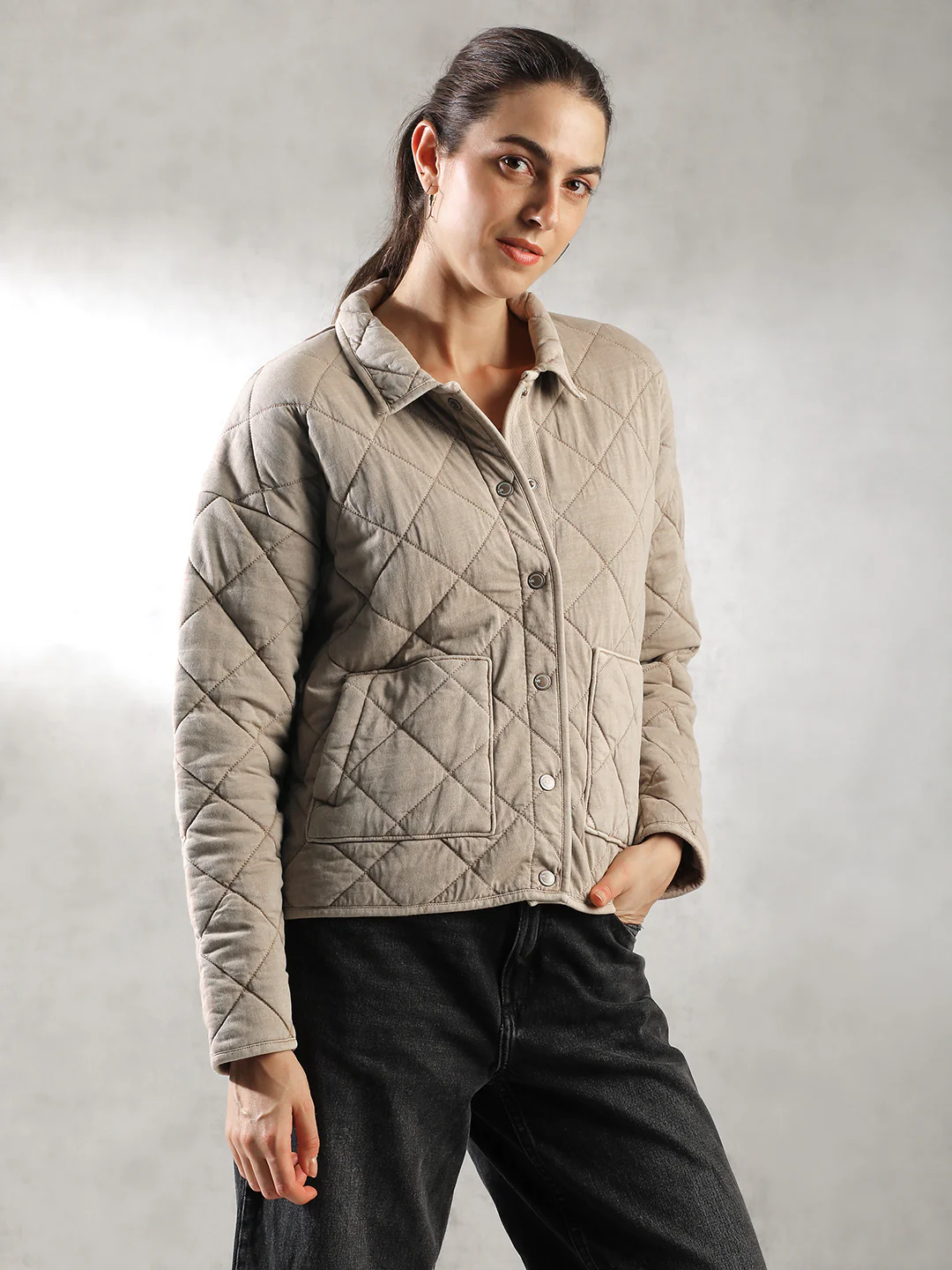Women Khaki Oversized Quilted Jacket - Image 5