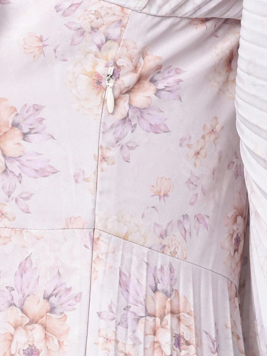 Women Lavender Floral Strappy Pleated Maxi Dress - Image 6