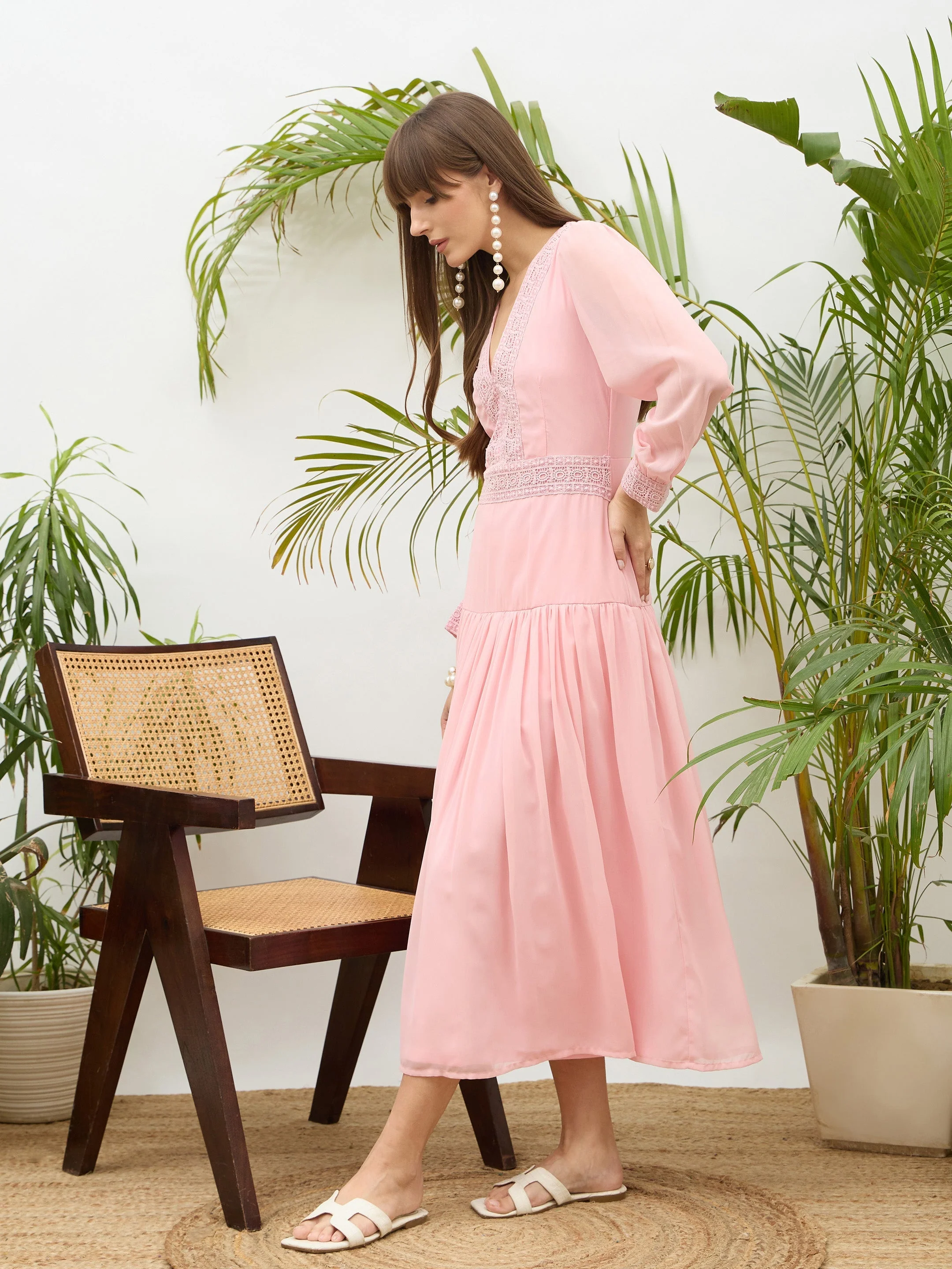 Women Light Pink V-Neck Lace Detail Maxi Dress - Image 3
