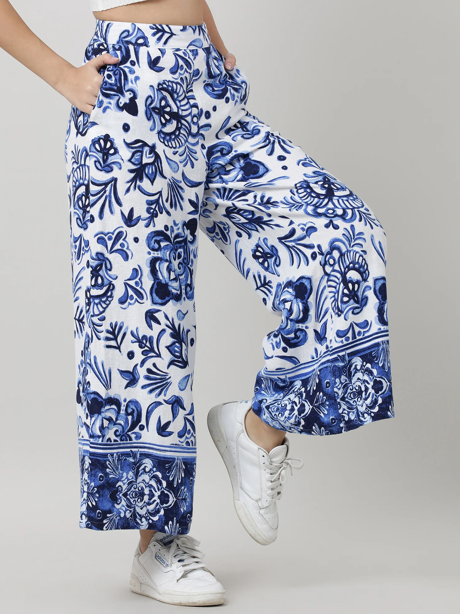 Women Loose Fit Blue Printed Pants - Image 3