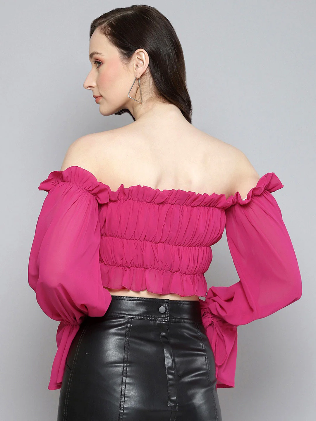 Women Magenta Off Shoulder Ruched Crop Top - Image 3