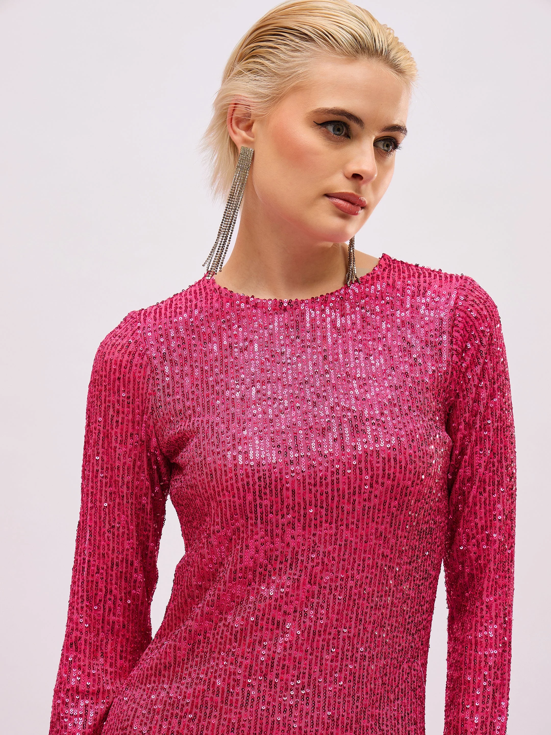 Women Magenta Sequin Round Neck Side Slit Midi Dress - Image 4