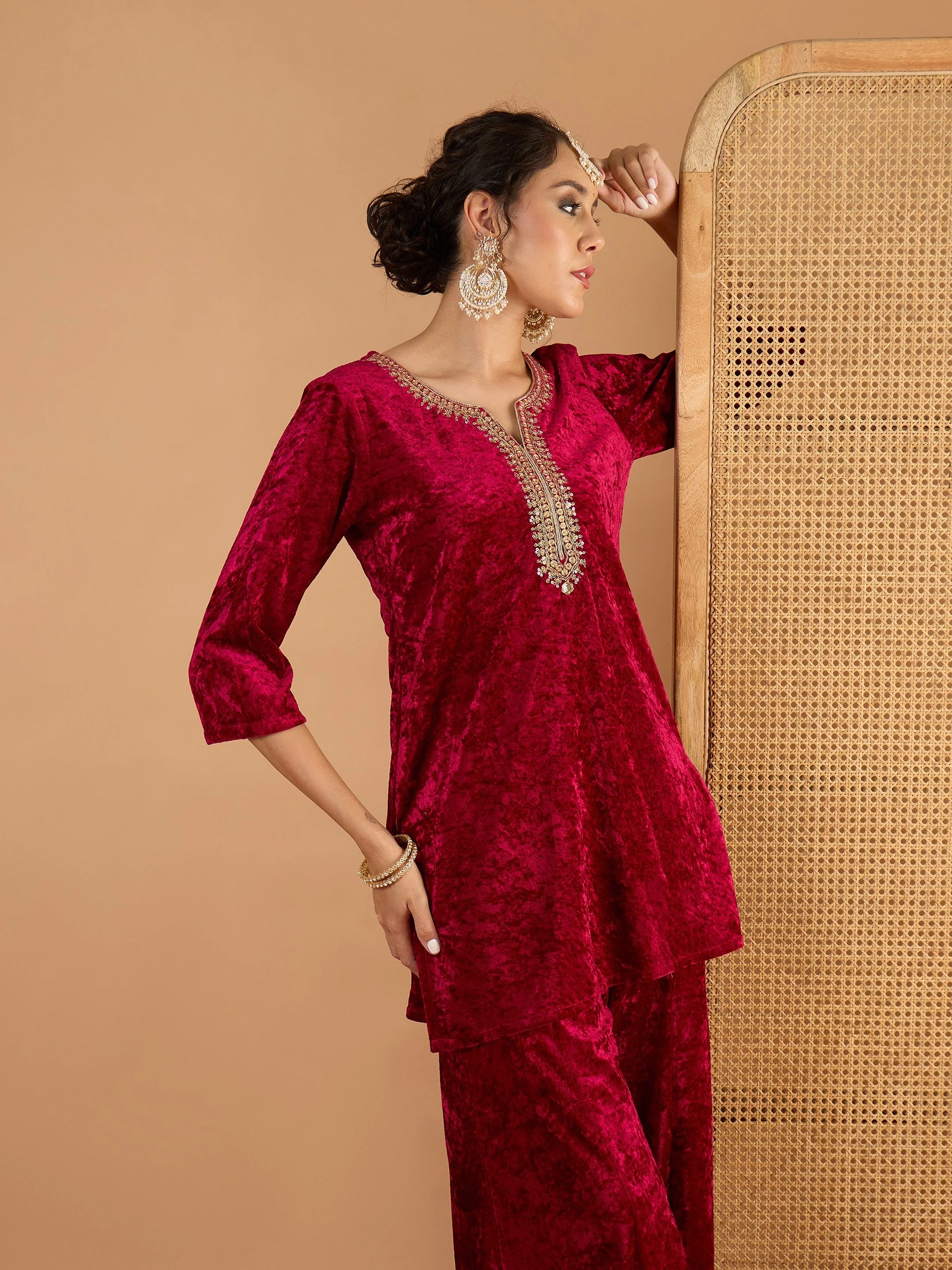 Women Magenta Velvet Embroidered Short Kurta With Palazzos - Image 2
