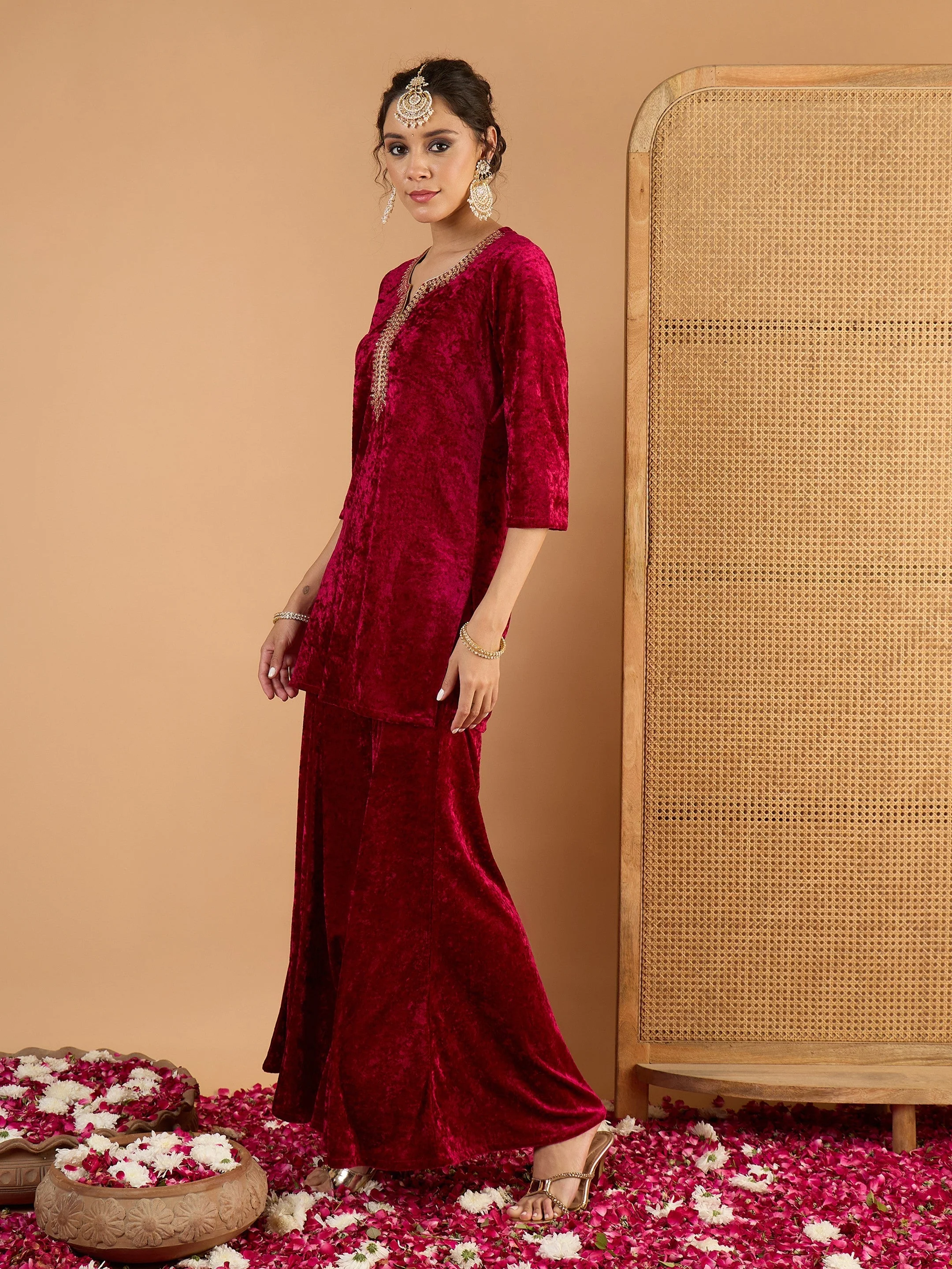 Women Magenta Velvet Embroidered Short Kurta With Palazzos - Image 3