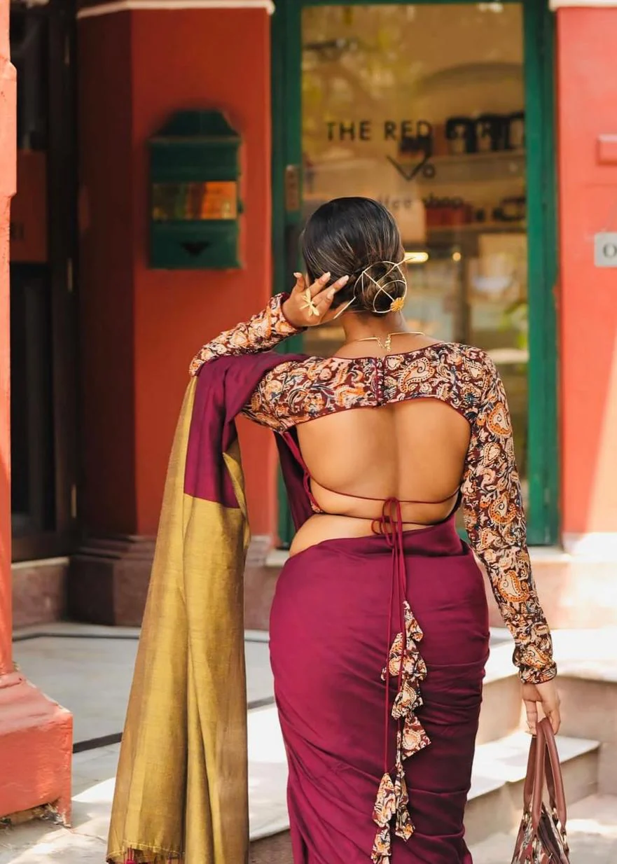 Women Maroon Cotton Handloom Saree - Image 2