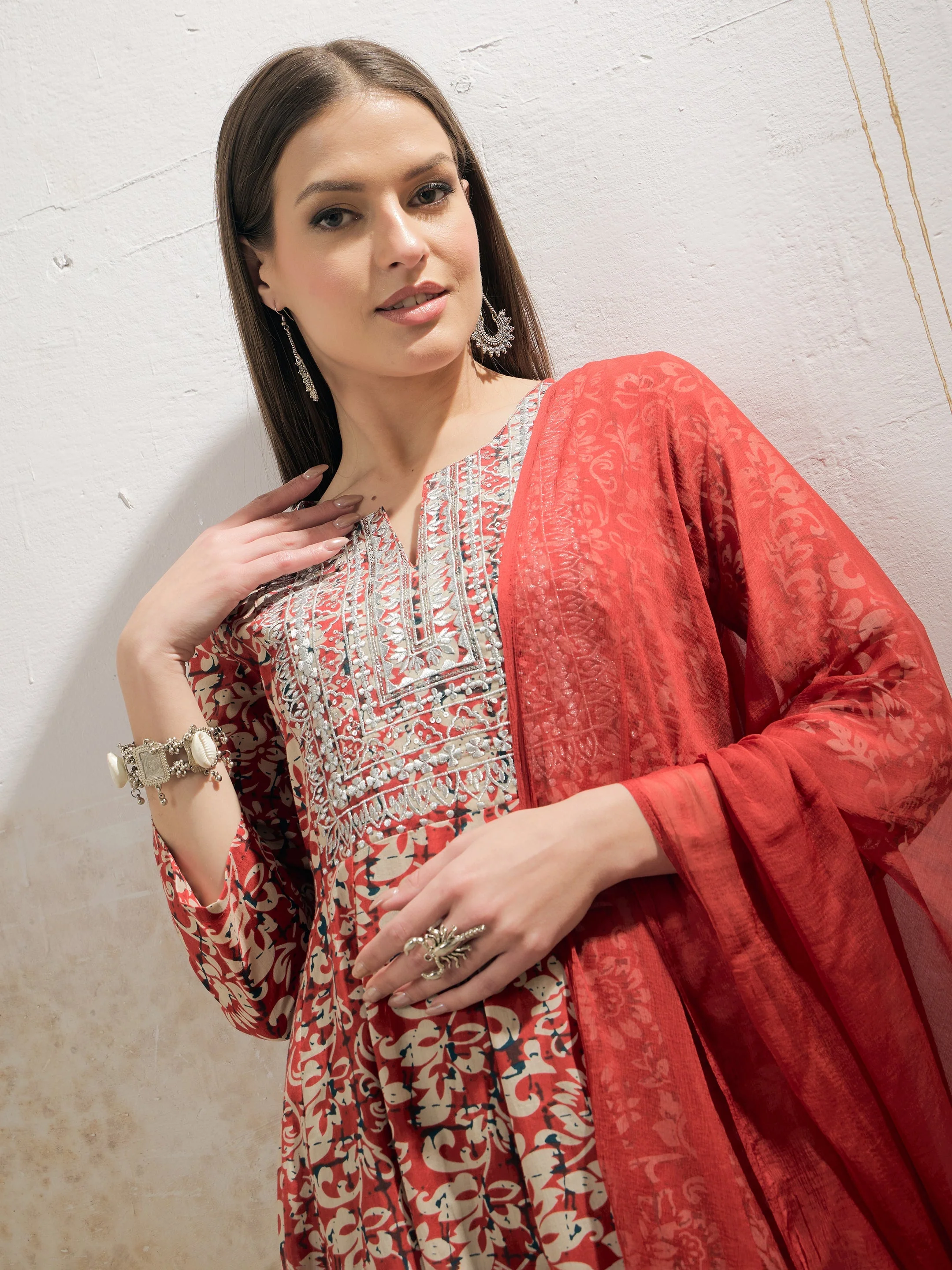 Women Maroon Floral Anarkali Kurta With Pencil Pants & Dupatta - Image 4