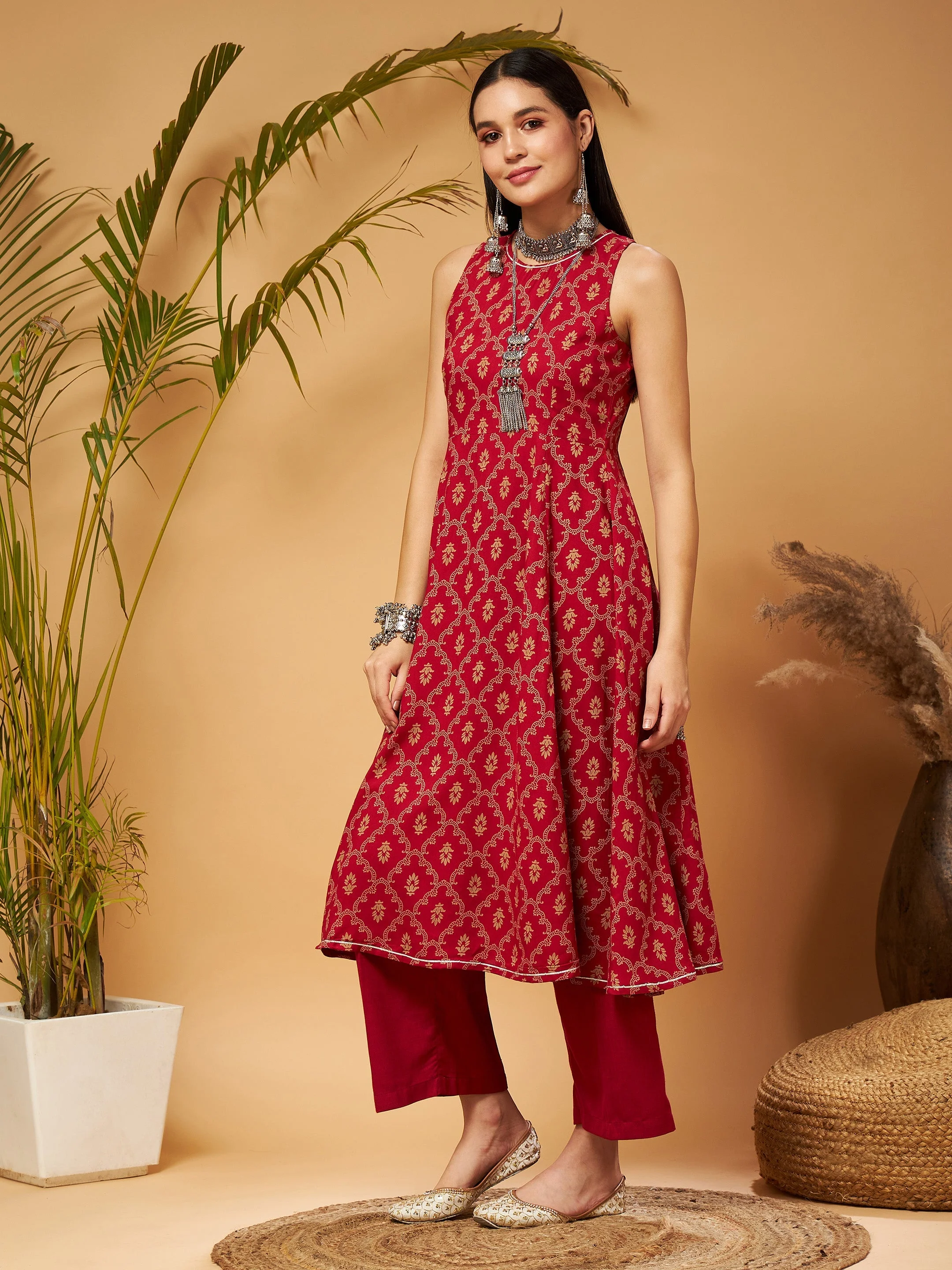 Women Maroon Floral Box Back Detail Anarkali Kurta - Image 3