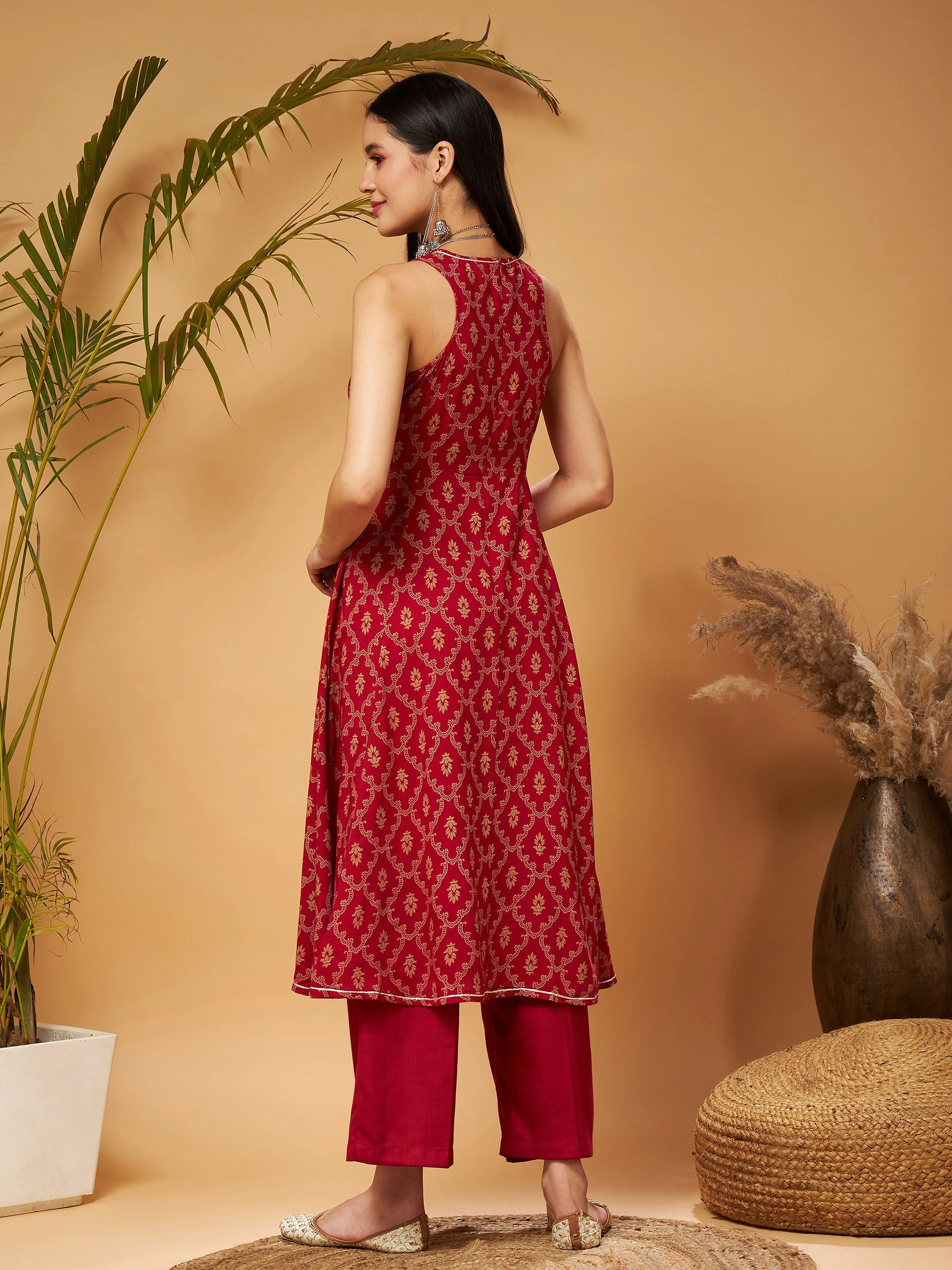 Women Maroon Floral Box Back Detail Anarkali Kurta - Image 5