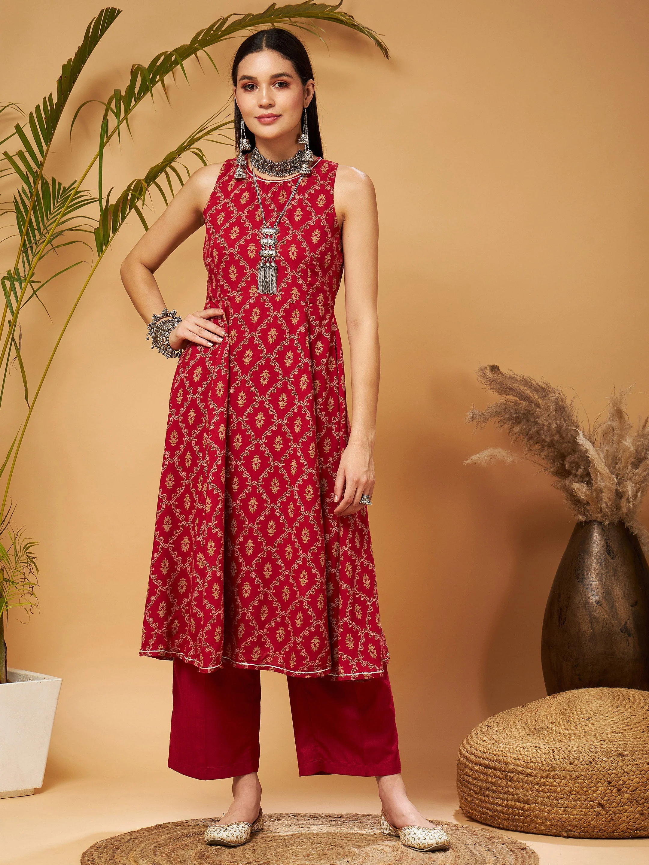 Women Maroon Floral Box Back Detail Anarkali Kurta - Image 6