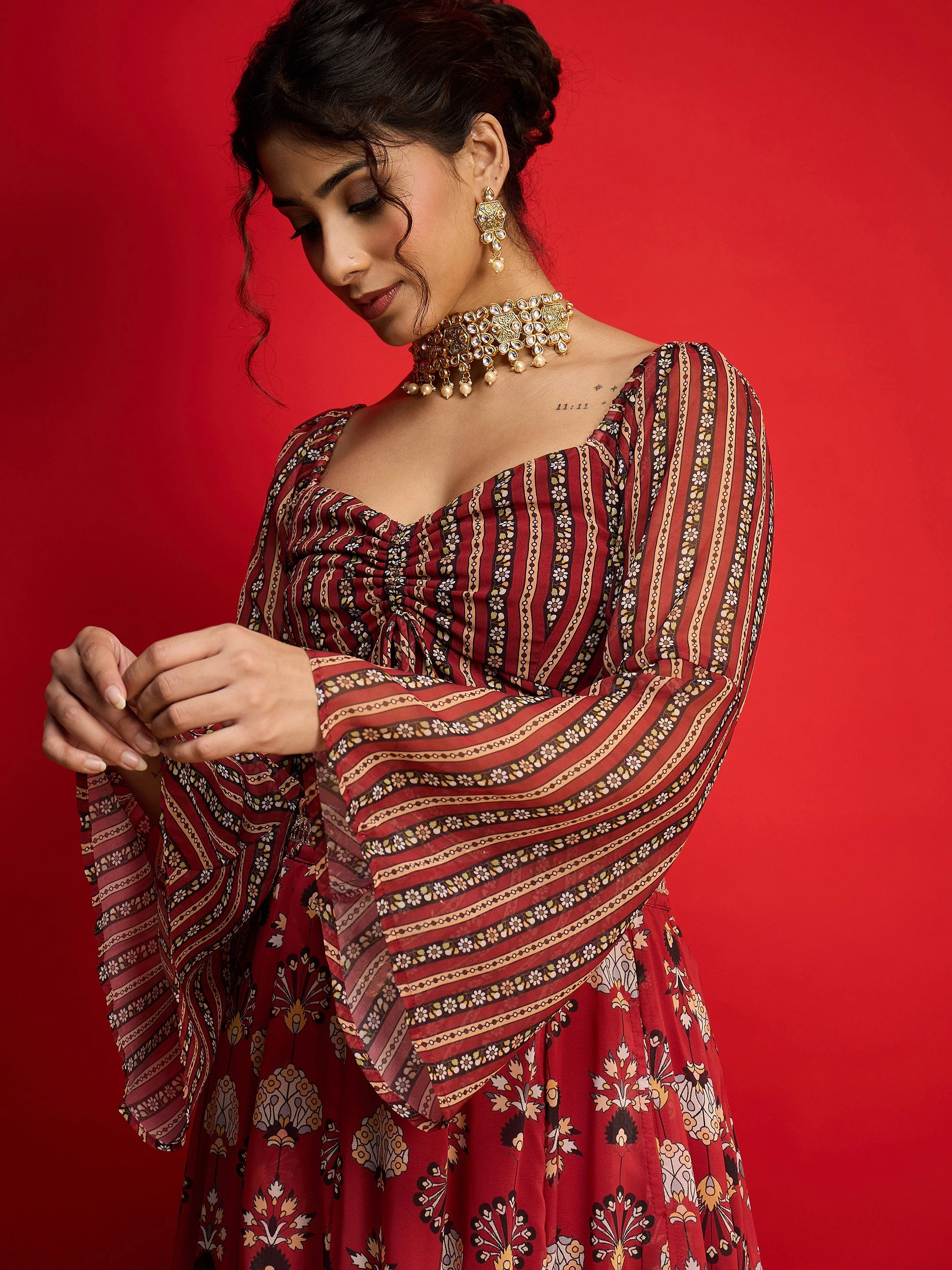 Women Maroon Floral Rouching Crop Top With Anarkali Skirt - Image 4