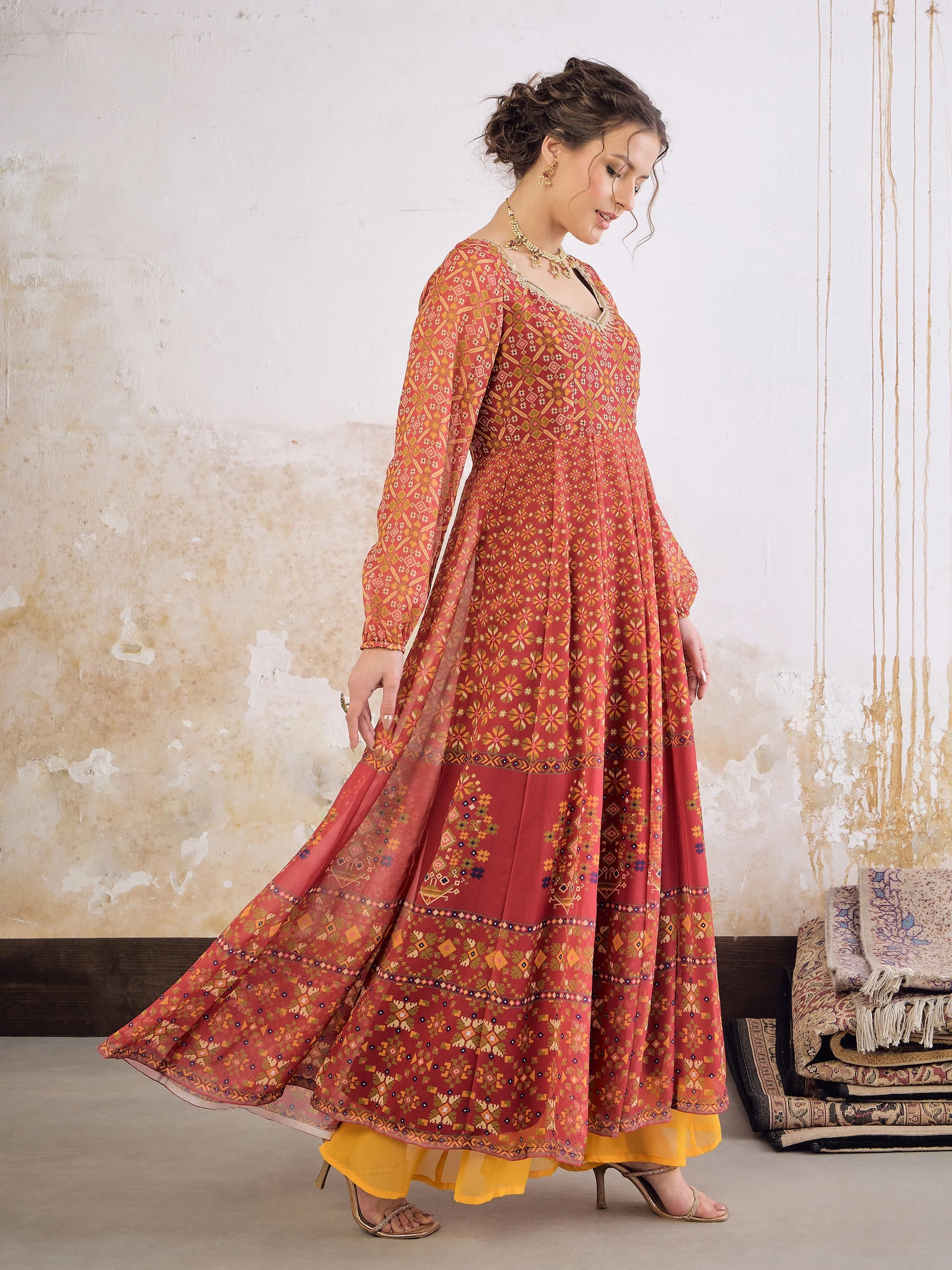 Women Maroon Floral Sweetheart Neck Anarkali Kurta - Image 3